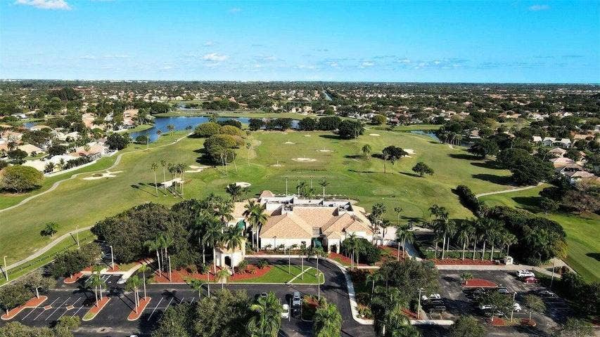 5574 Bermuda Dunes Circle, Lake Worth, FL 33463 club
