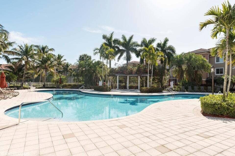 Clubhouse Pool