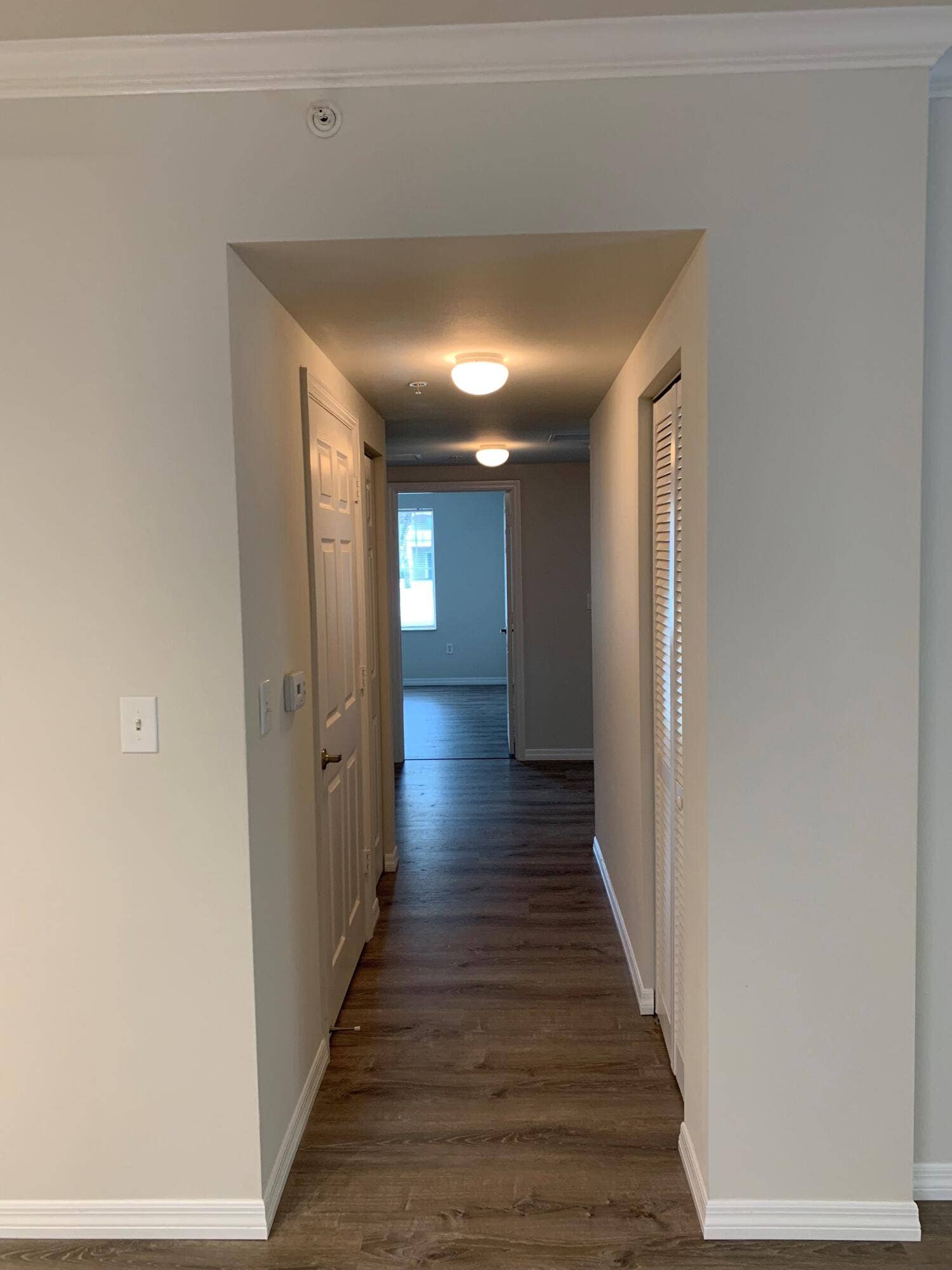 Hallway to BR's