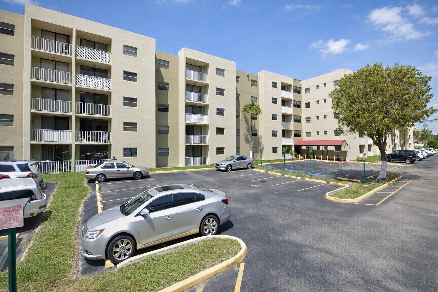 8185 NW 7TH Street, #214, Miami, Miami, FL 33126 Photo 1