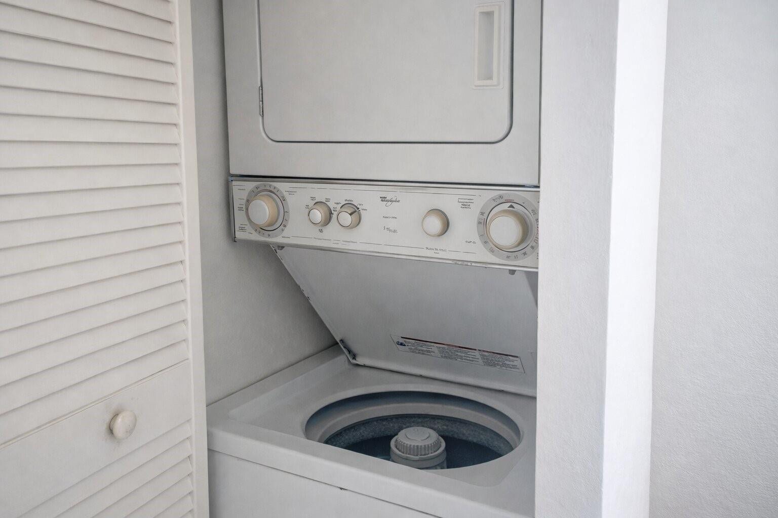 8185 NW 7TH Street, #214, Miami, Miami, FL 33126 Washer/Dryer