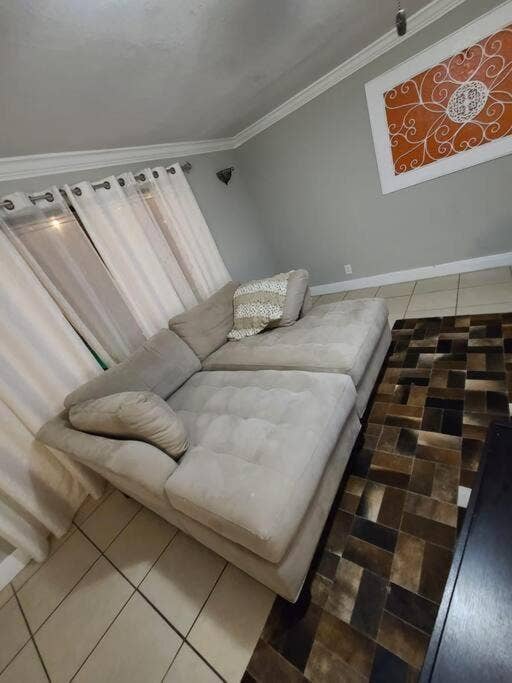 3321 SW 32ND Avenue, West Park, FL 33023 Family room