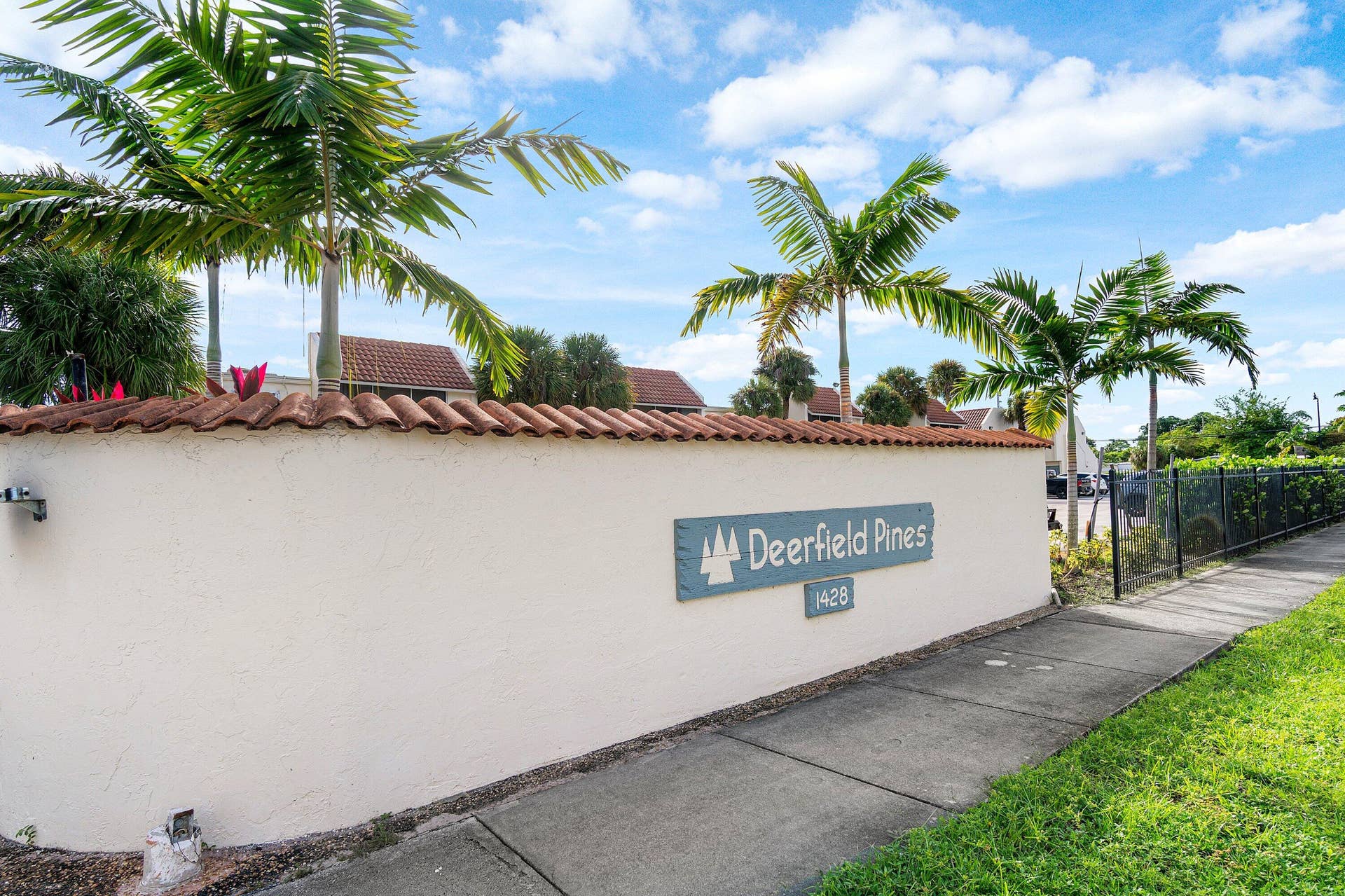 1428 SE 4th Avenue, #143, Deerfield Beach, FL 33441 Community Amenities