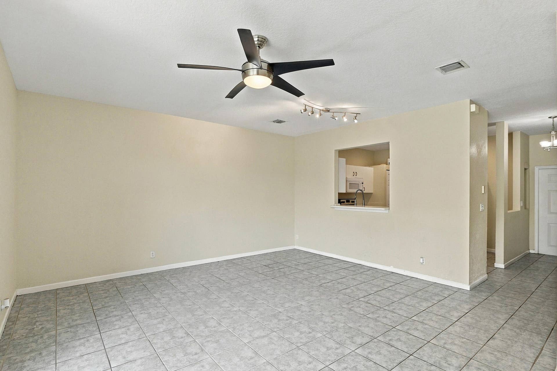 Living/ TV Room