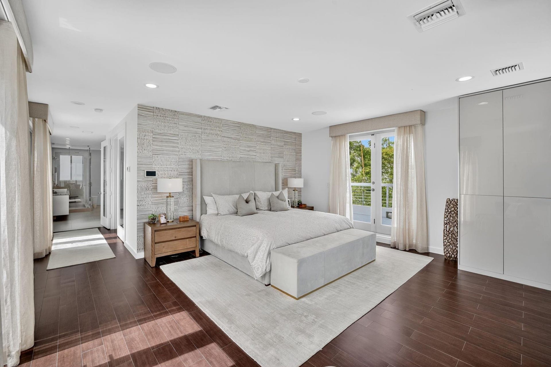 2401 N ATLANTIC Boulevard, Fort Lauderdale, Fort Lauderdale, FL 33305 Photo 8