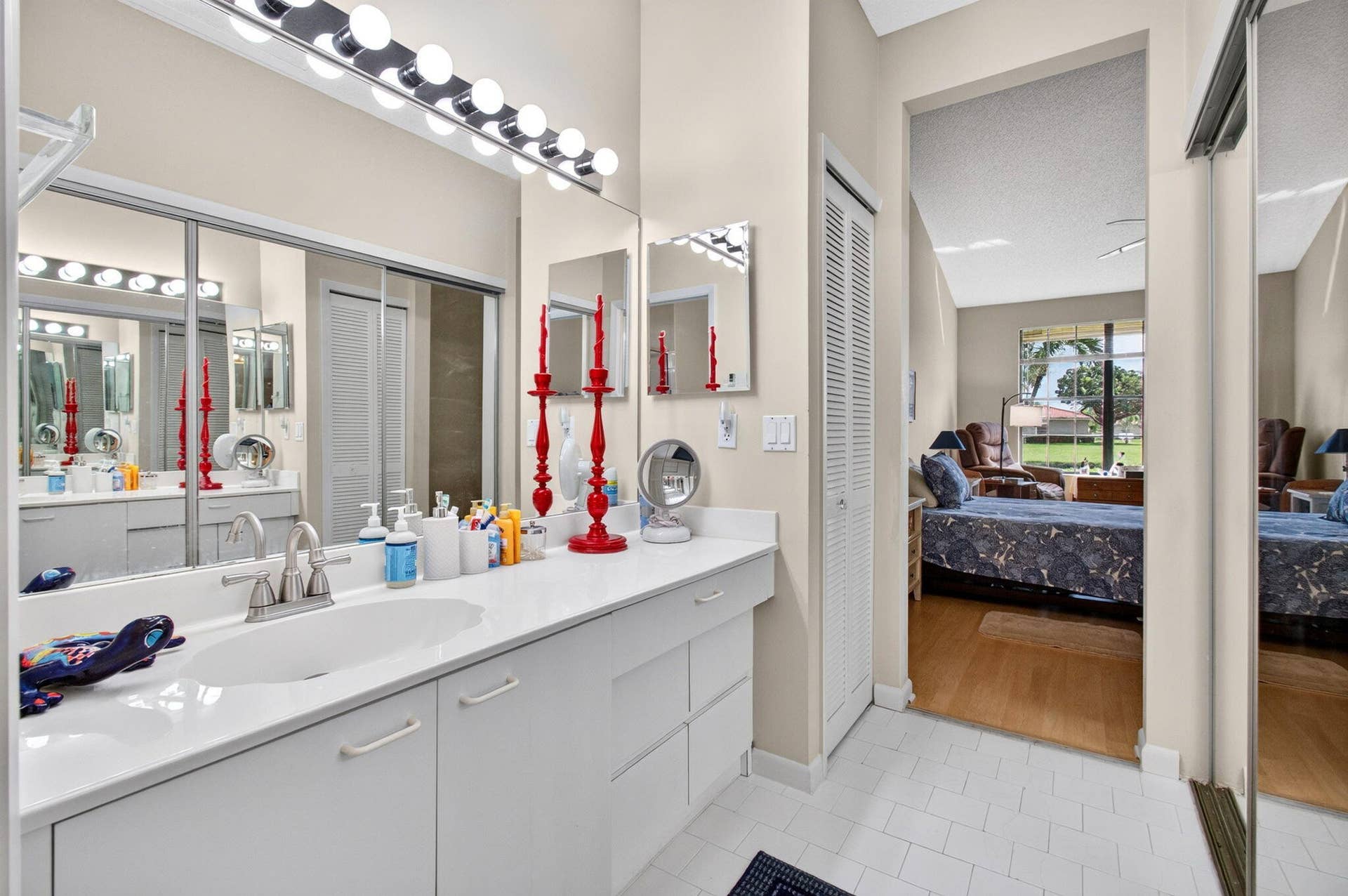8284 WATERLINE Drive, #105, Boynton Beach, FL 33472 MASTER BATH