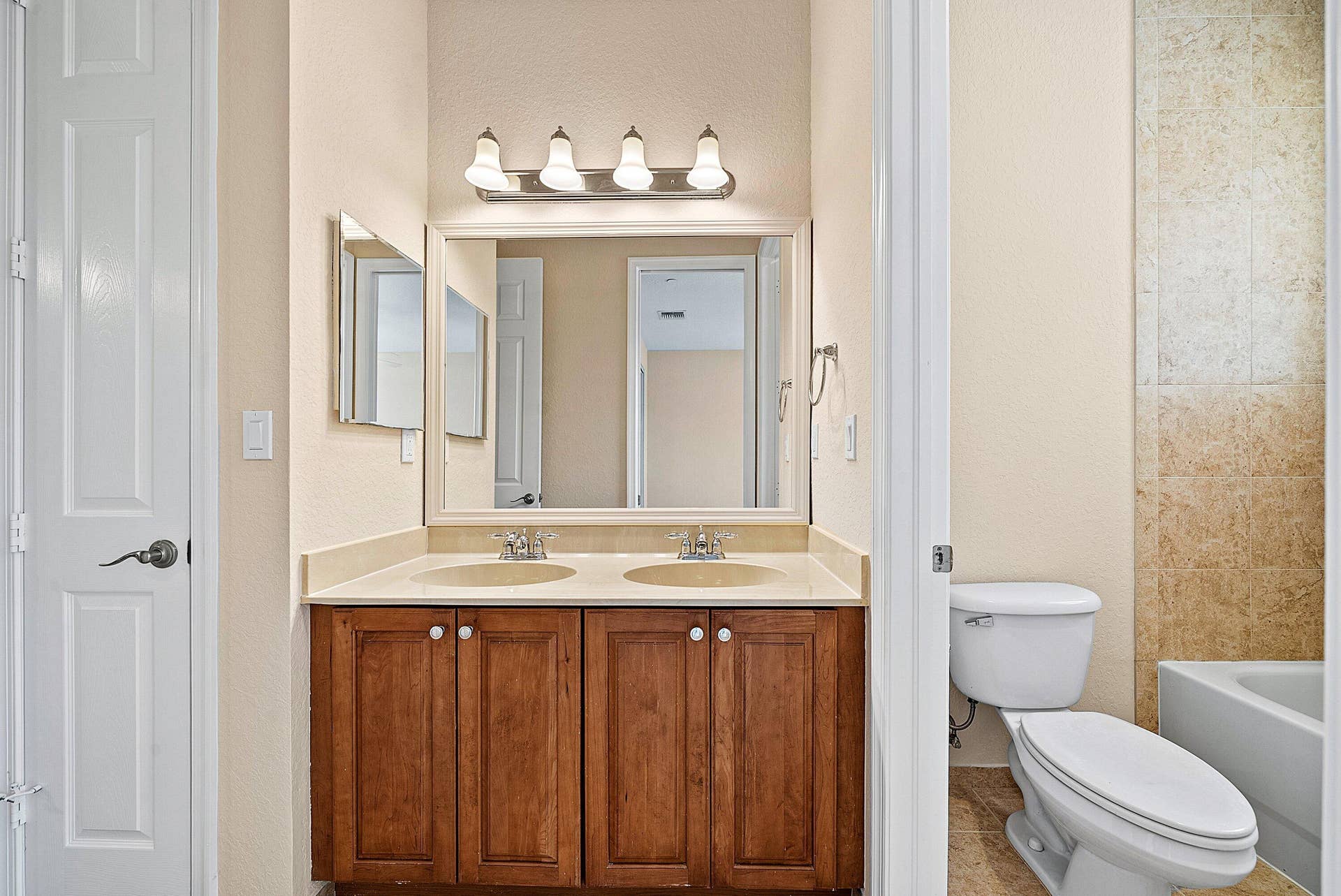 3139 SW Otter Lane, Stuart, FL 34997 Master Bath 1