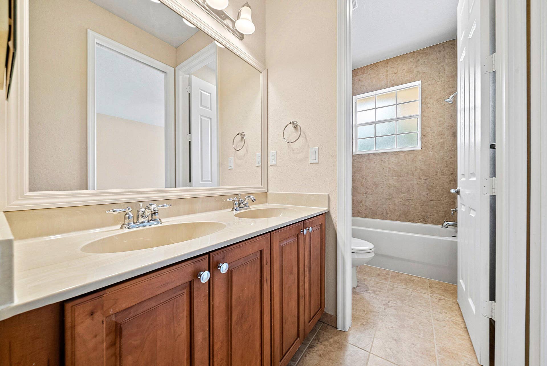 3139 SW Otter Lane, Stuart, FL 34997 Master Bath 1