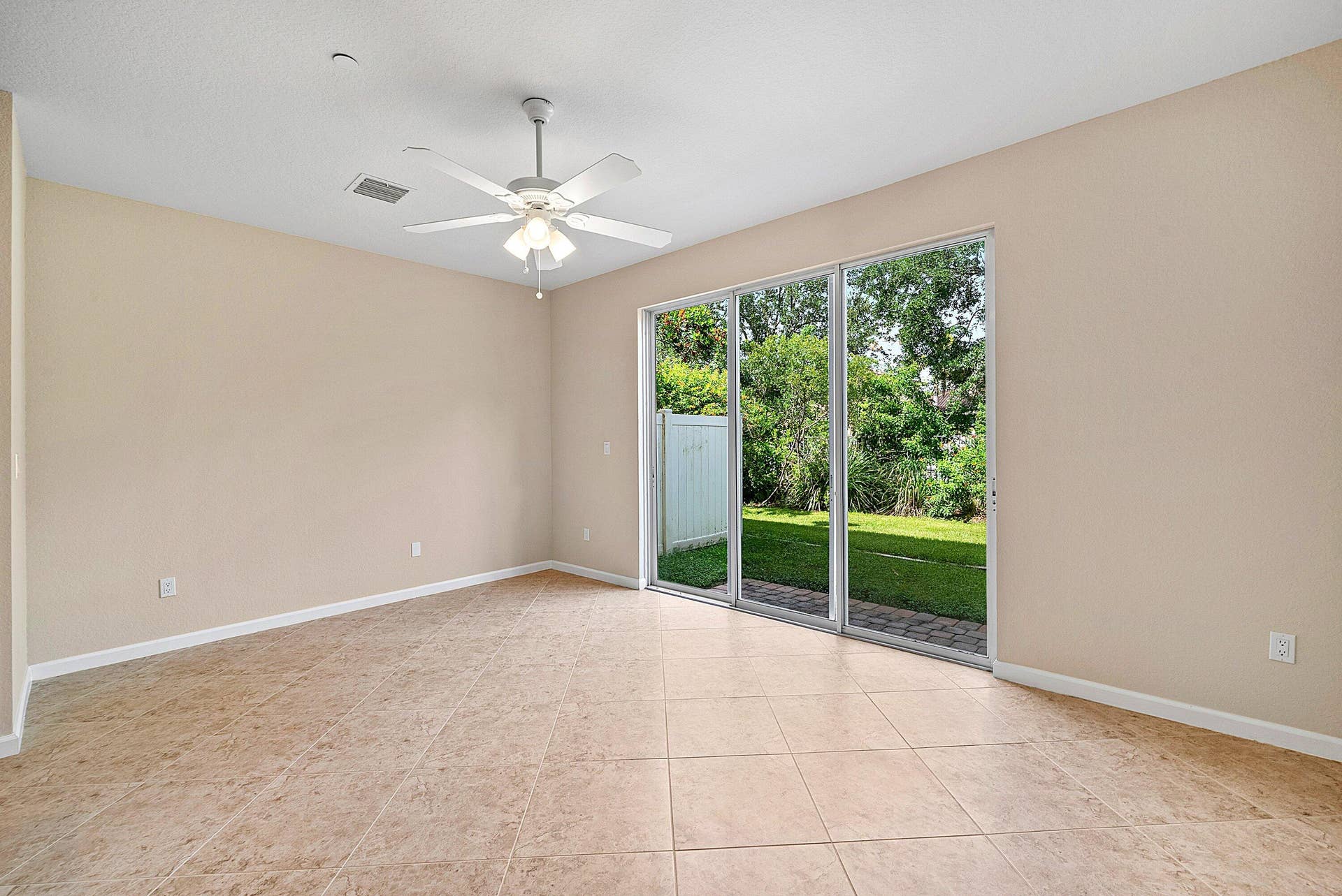 3139 SW Otter Lane, Stuart, FL 34997 Living Room