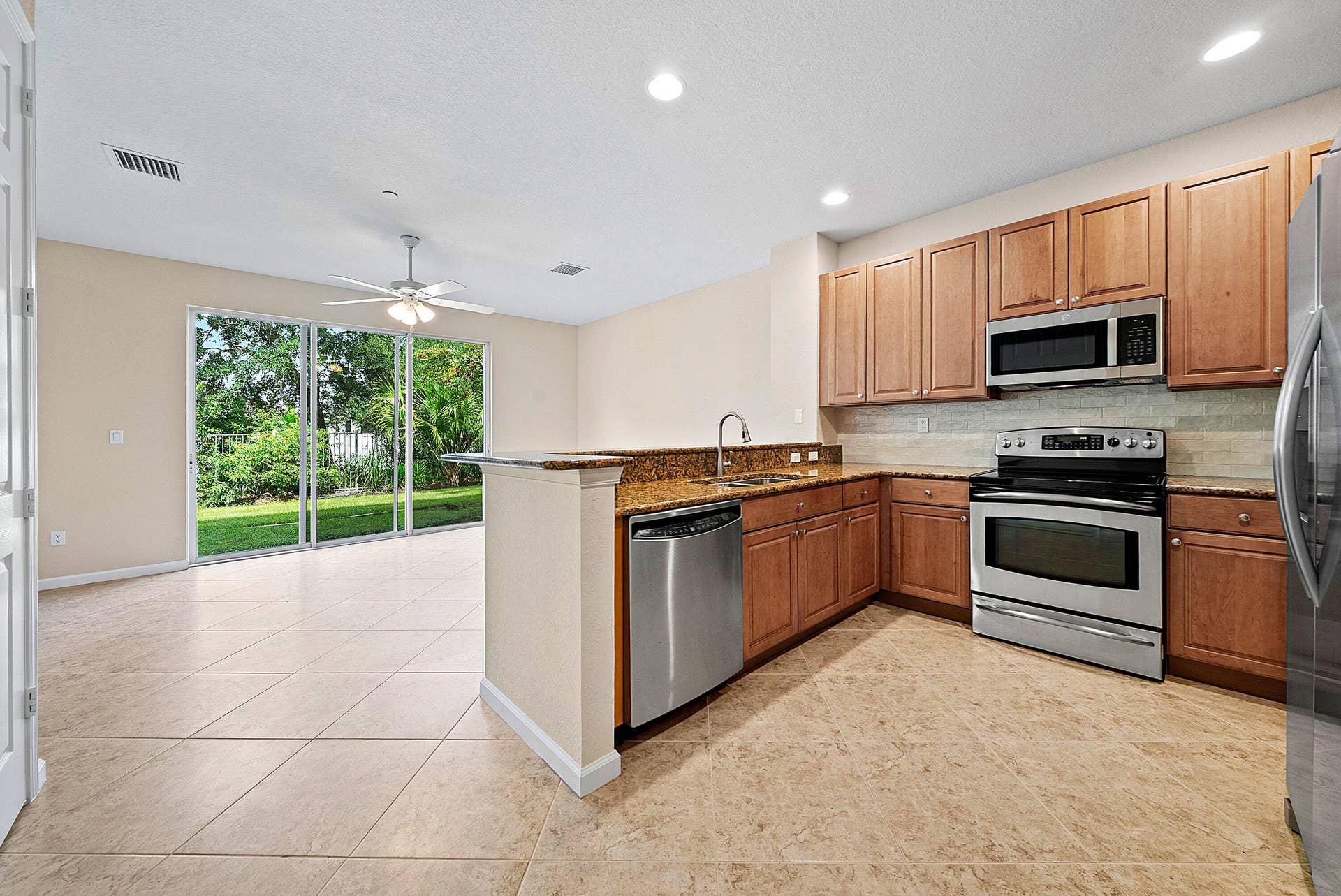 3139 SW Otter Lane, Stuart, FL 34997 Kitchen/Living Room