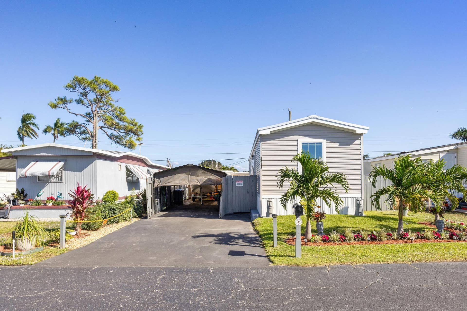 8948 Oak Street, Boynton Beach, FL 33436 01-Front