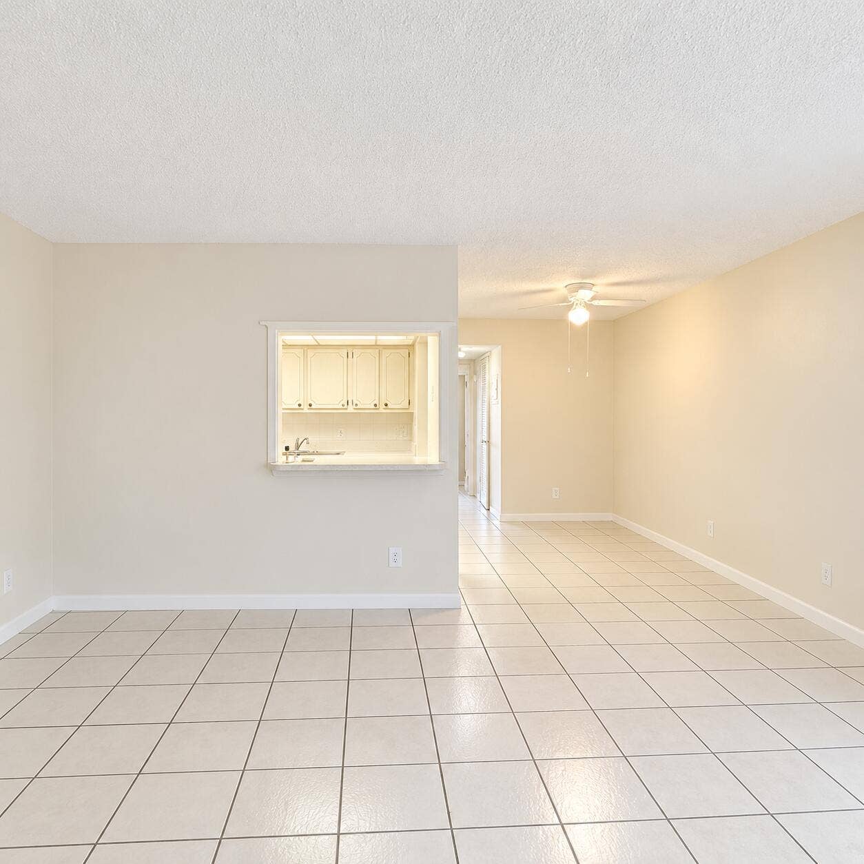 LIVING /DINING