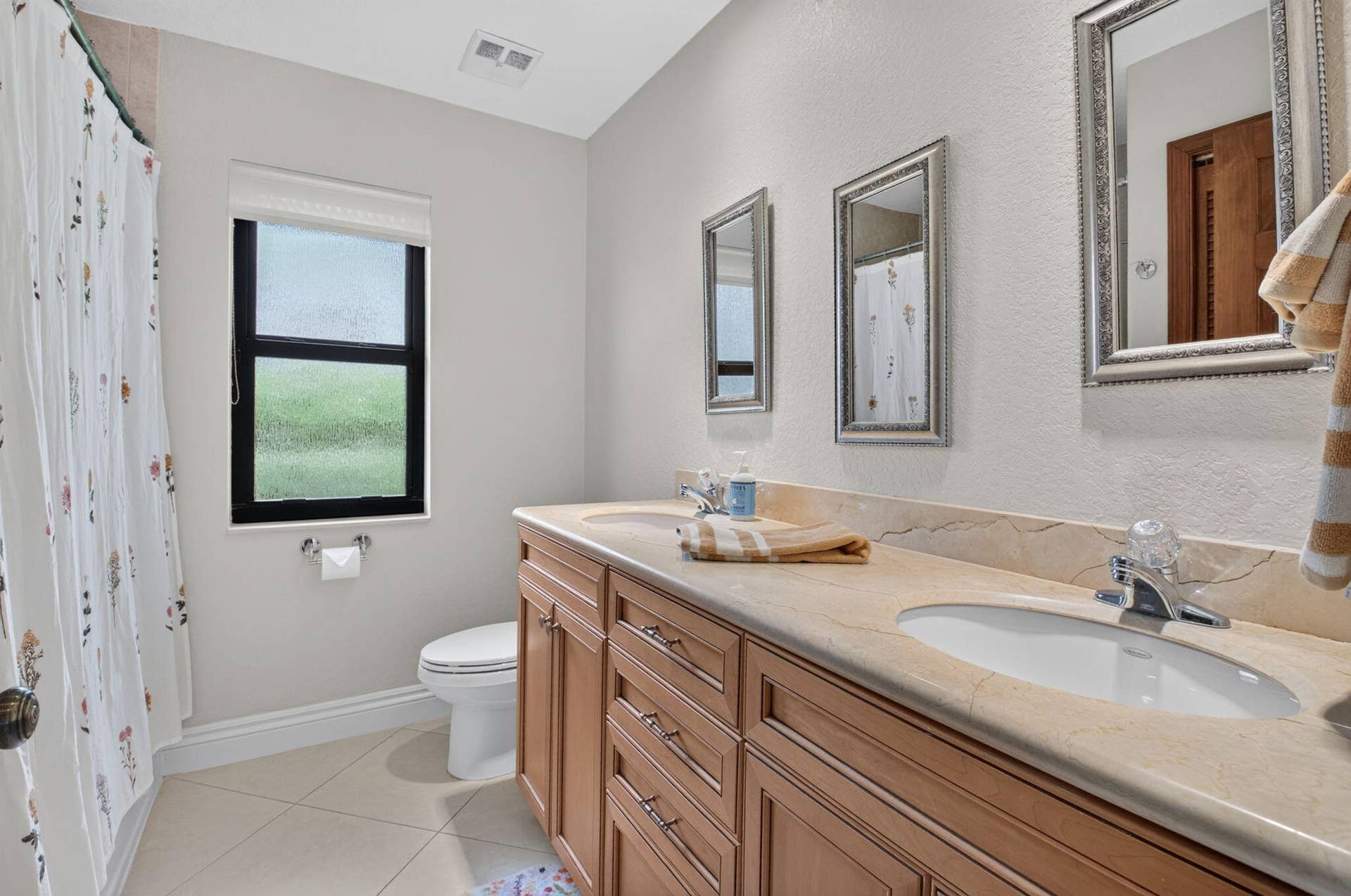 Full guest bath