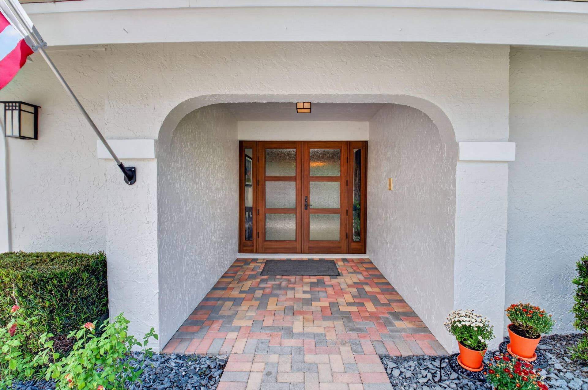 Elegant entrance