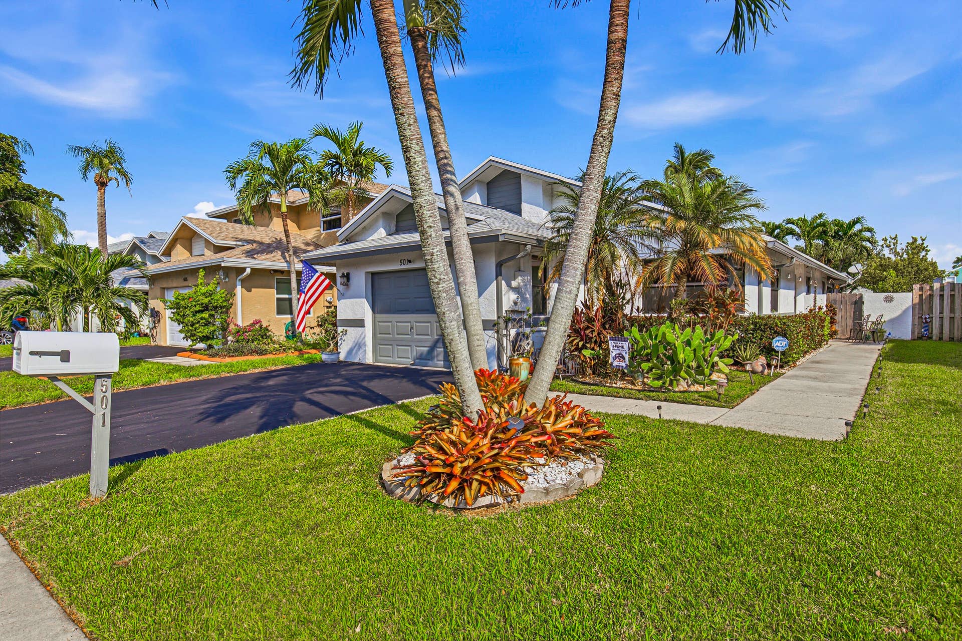 501 Lakeside Circle, Sunrise, FL 33326 Front Home-C
