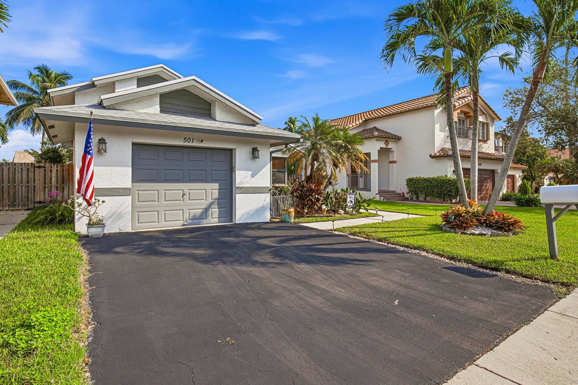 501 Lakeside Circle, Sunrise, FL 33326 Front Home-B