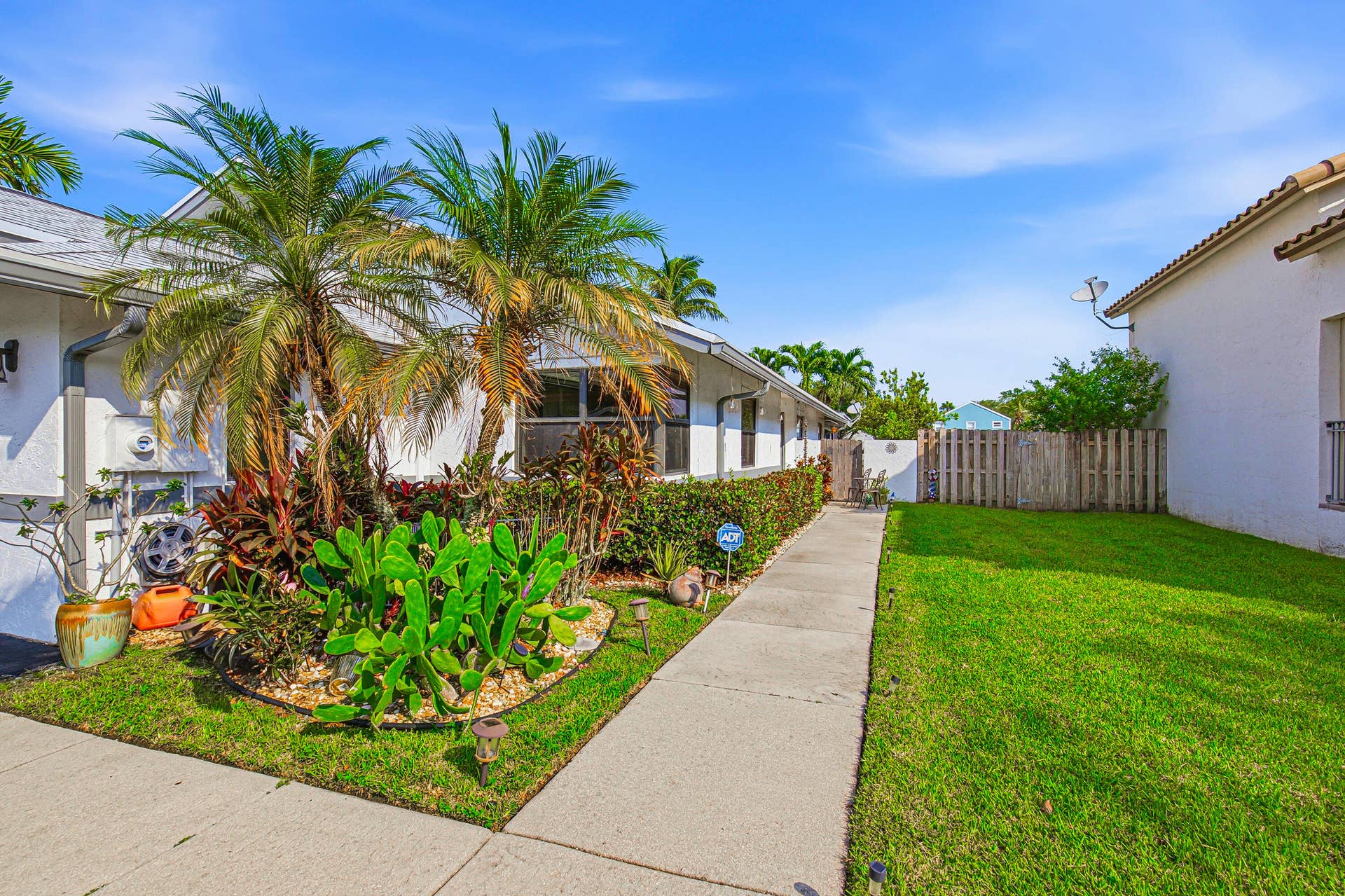501 Lakeside Circle, Sunrise, FL 33326 Front Home-D