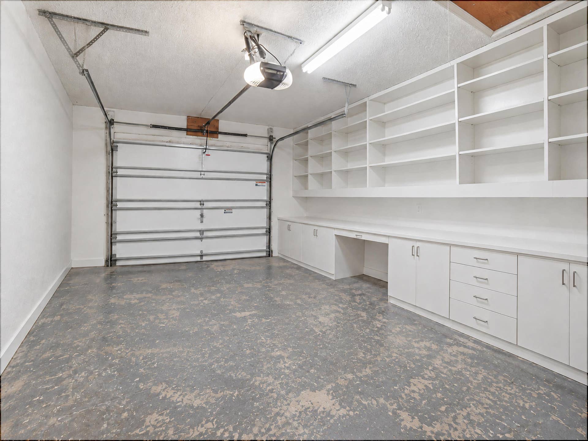 501 Lakeside Circle, Sunrise, FL 33326 Garage