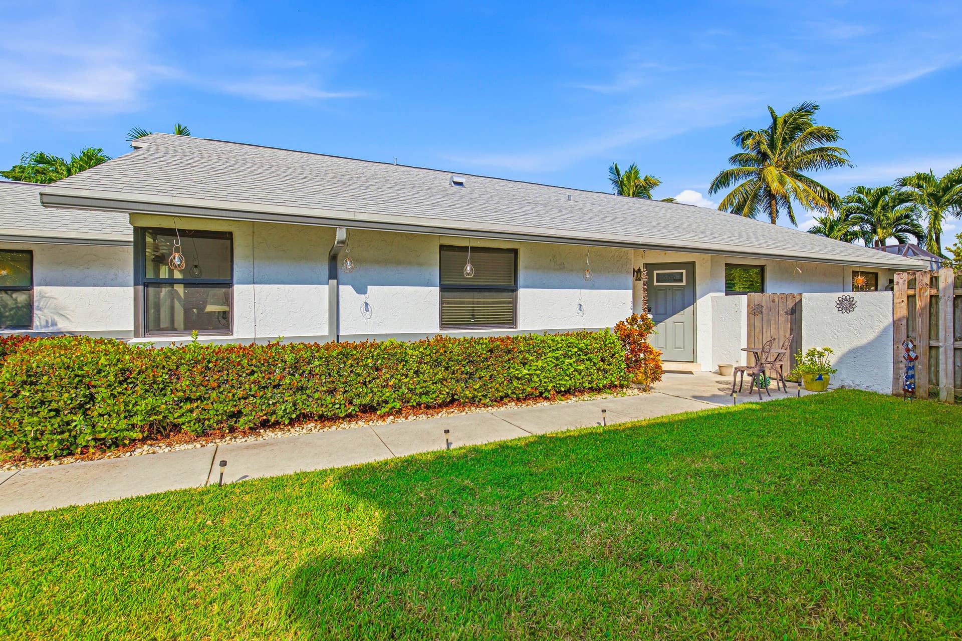 501 Lakeside Circle, Sunrise, FL 33326 Front Home-F