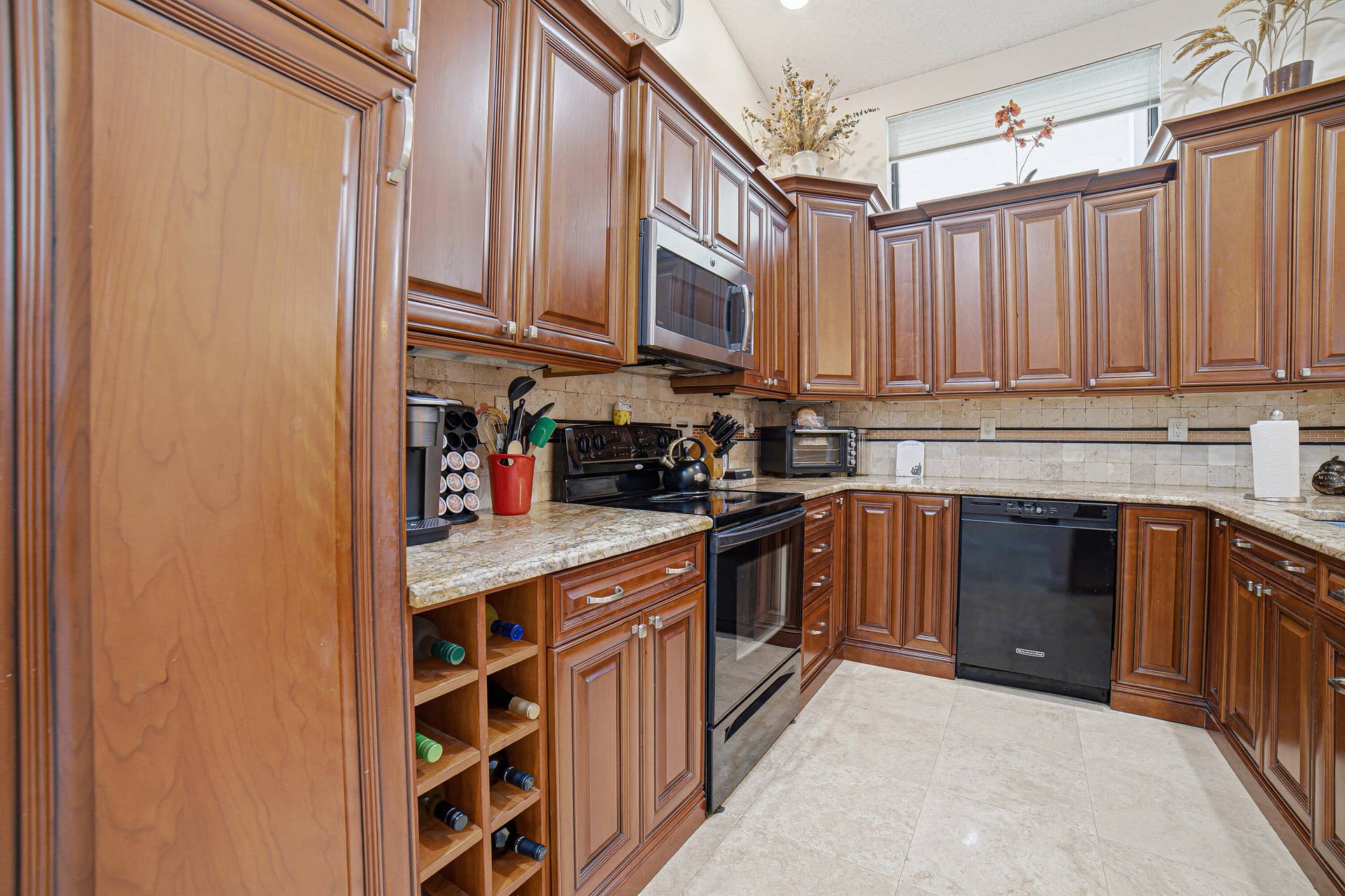 501 Lakeside Circle, Sunrise, FL 33326 Kitchen