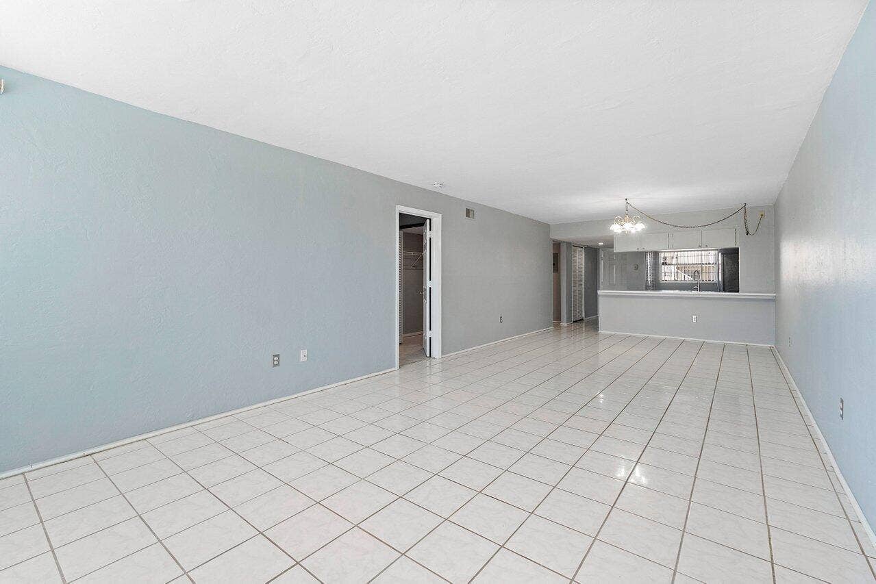 804 PALM BEACH TRACE Drive, Royal Palm Beach, Royal Palm Beach, FL 33411 20230504183807265530000000-o