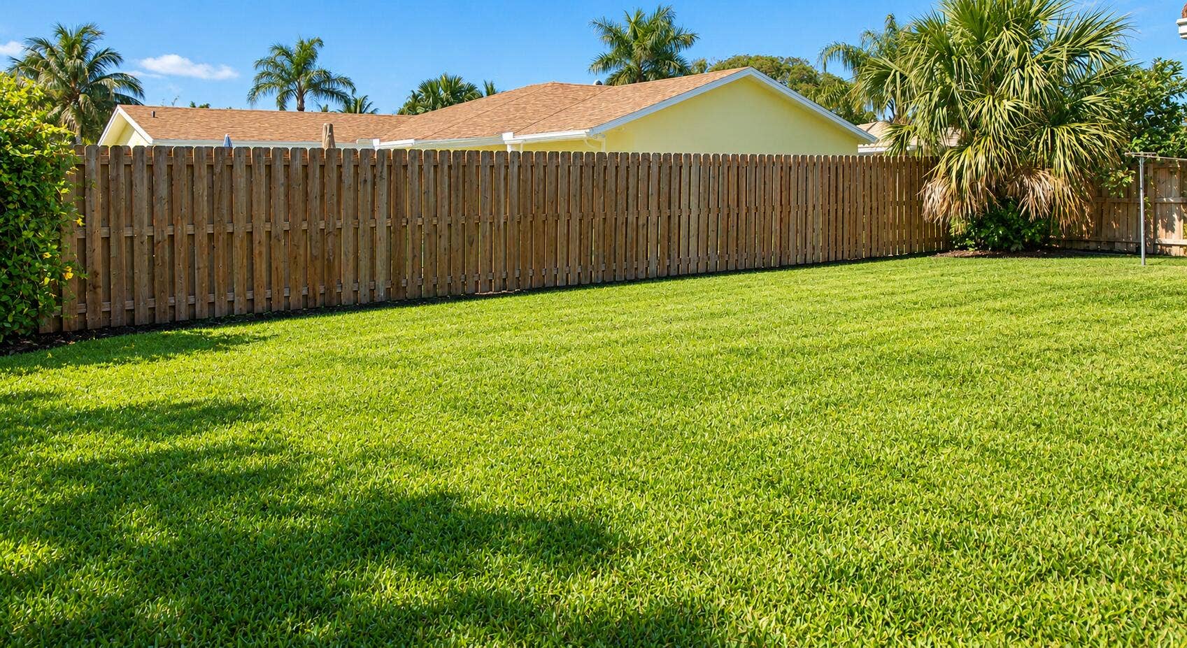 266 SW 12TH Street, Boca Raton, Boca Raton, FL 33432 Sunlit Tropical Suburban Backyard