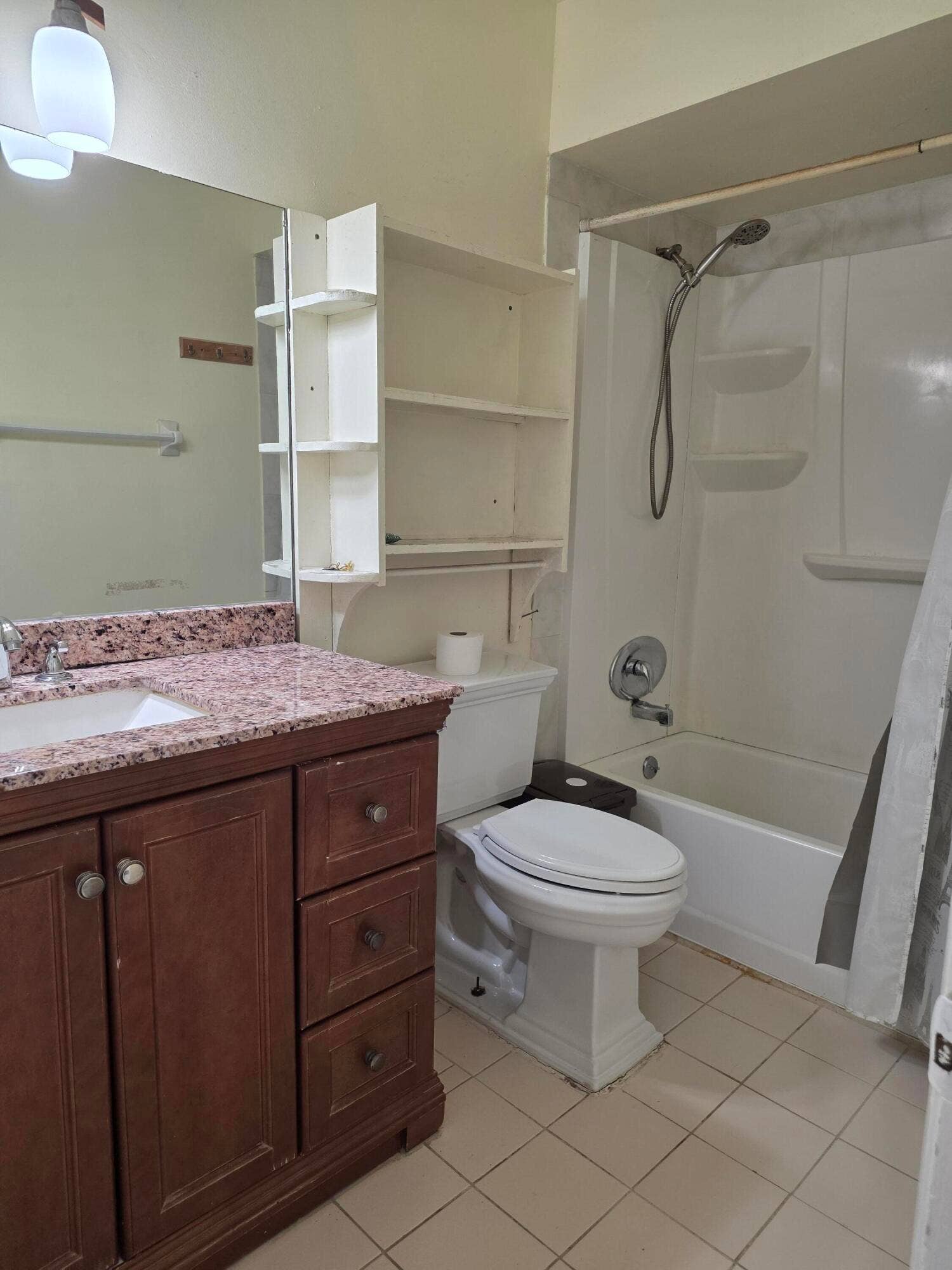 2000 NW 70TH Lane, Margate, FL 33063 Second bathroom