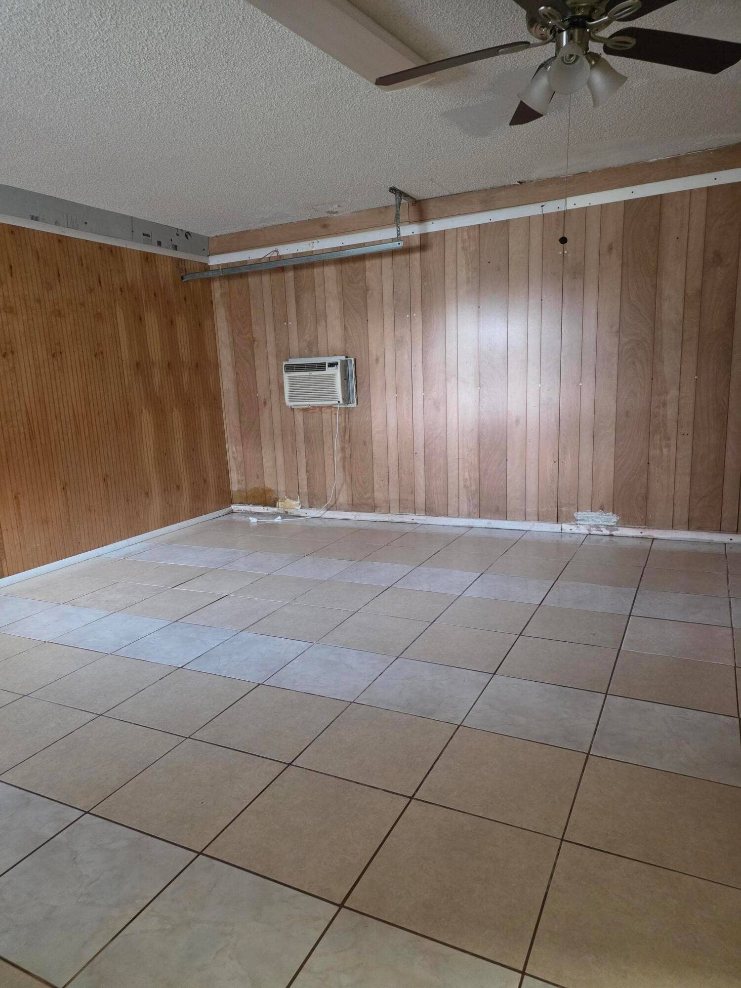 2000 NW 70TH Lane, Margate, FL 33063 Converted garage
