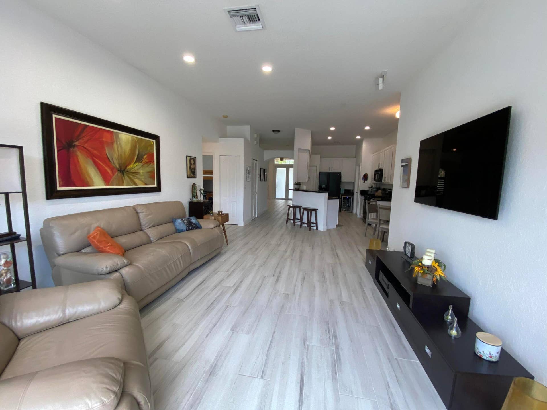 325 Berenger Walk, Royal Palm Beach, FL 33414 Large family room