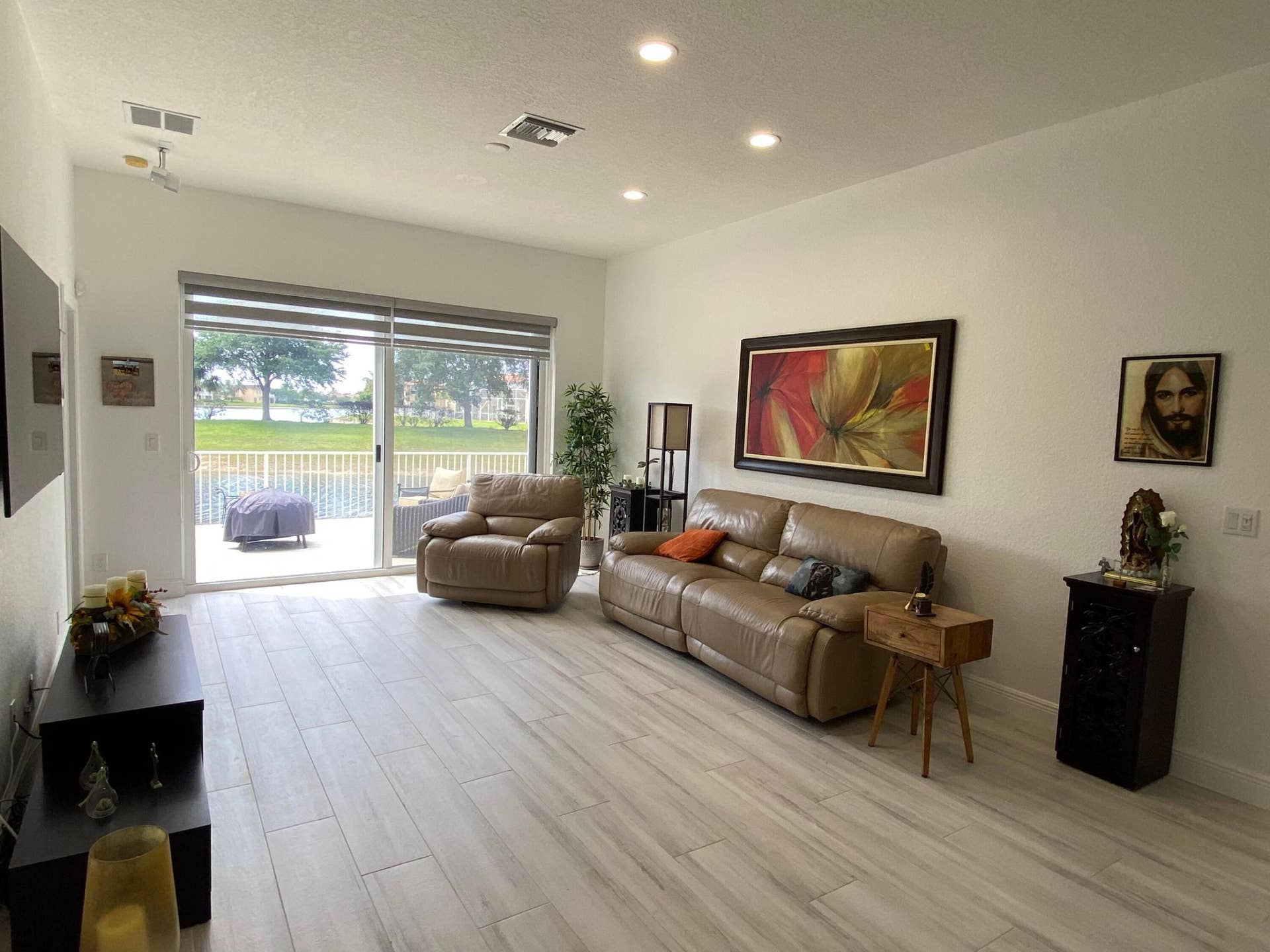 325 Berenger Walk, Royal Palm Beach, FL 33414 Living room