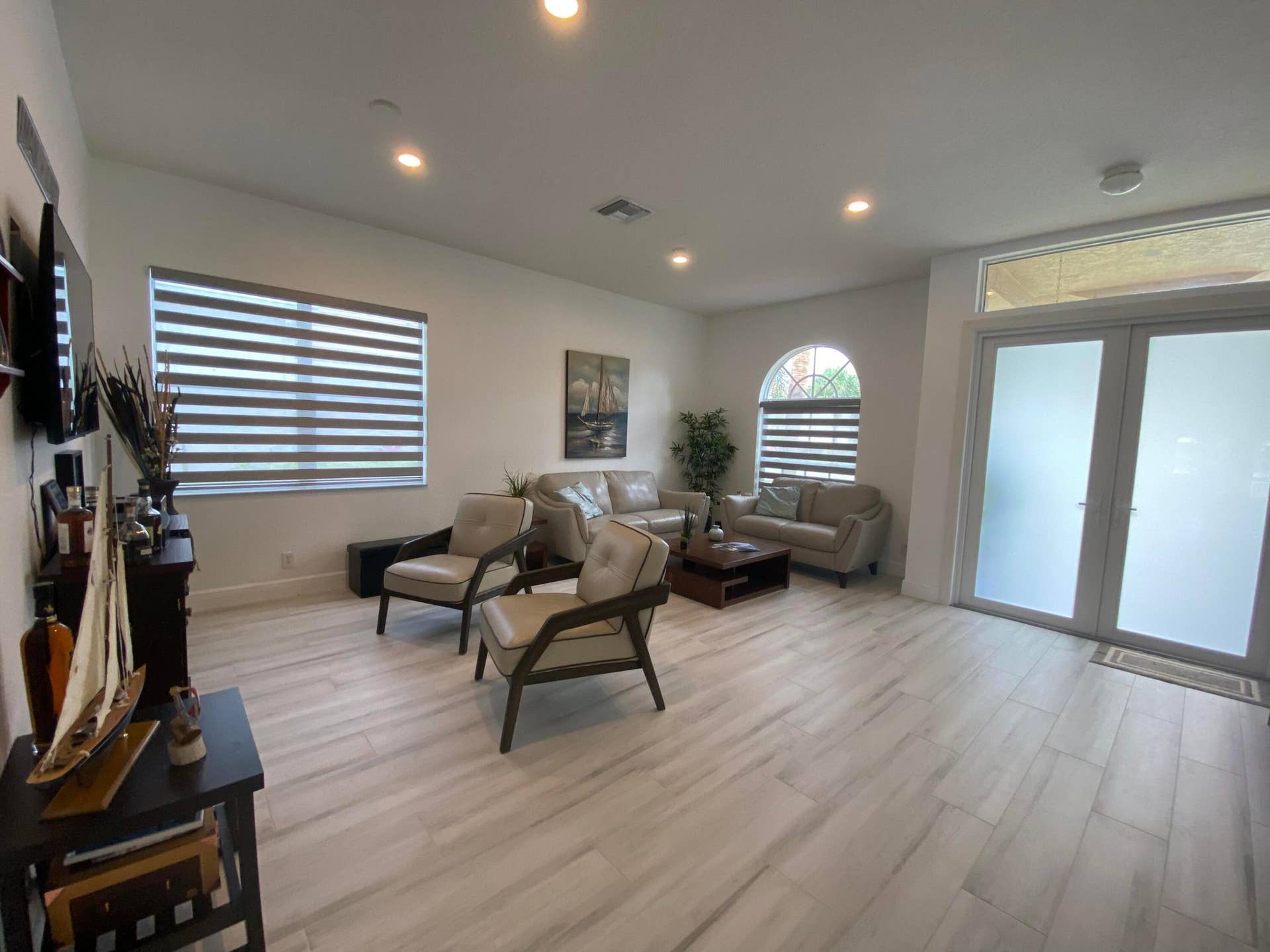 325 Berenger Walk, Royal Palm Beach, FL 33414 Formal dining