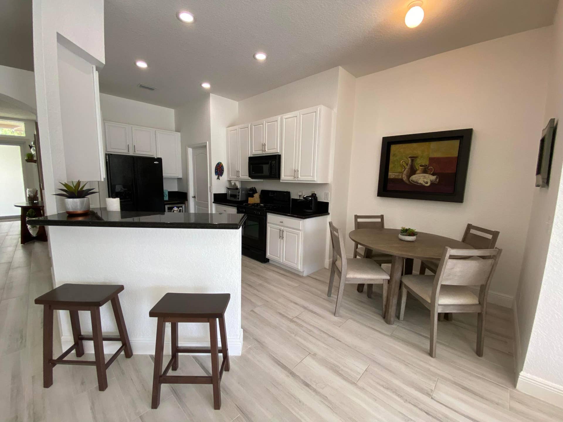 325 Berenger Walk, Royal Palm Beach, FL 33414 Breakfast dining area