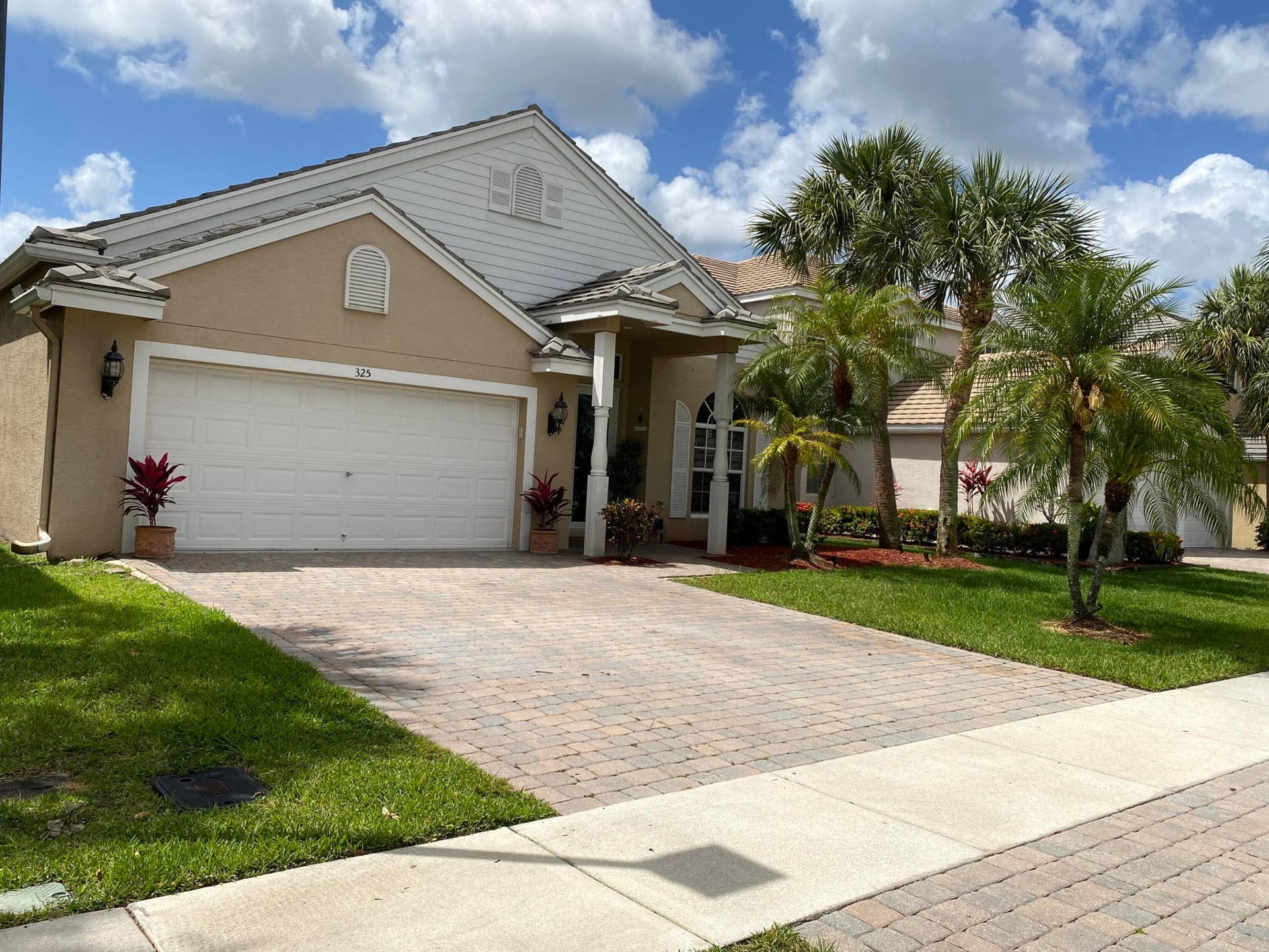 325 Berenger Walk, Royal Palm Beach, FL 33414 225B7E23-5E76-4E57-81D9-9EB810CF5307