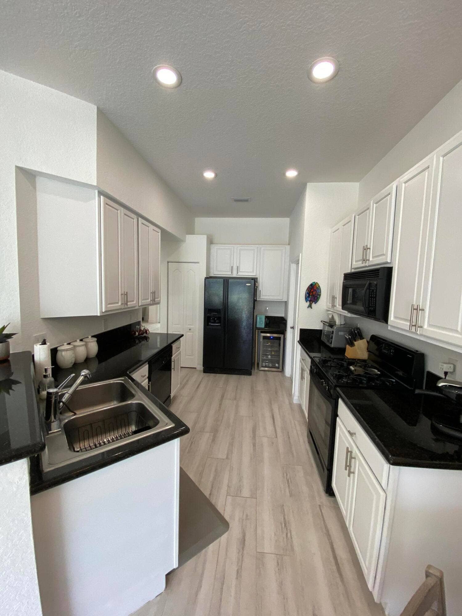 325 Berenger Walk, Royal Palm Beach, FL 33414 Kitchen