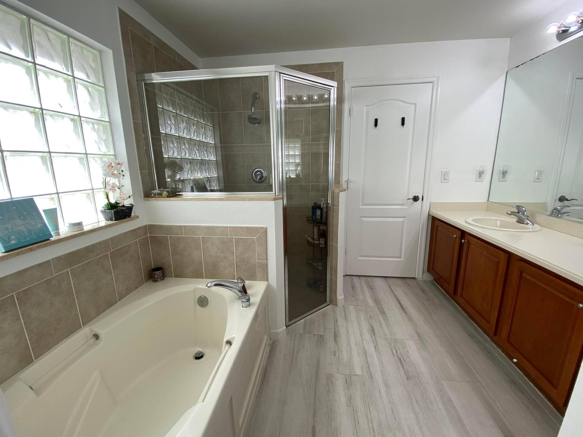 325 Berenger Walk, Royal Palm Beach, FL 33414 Master bathroom