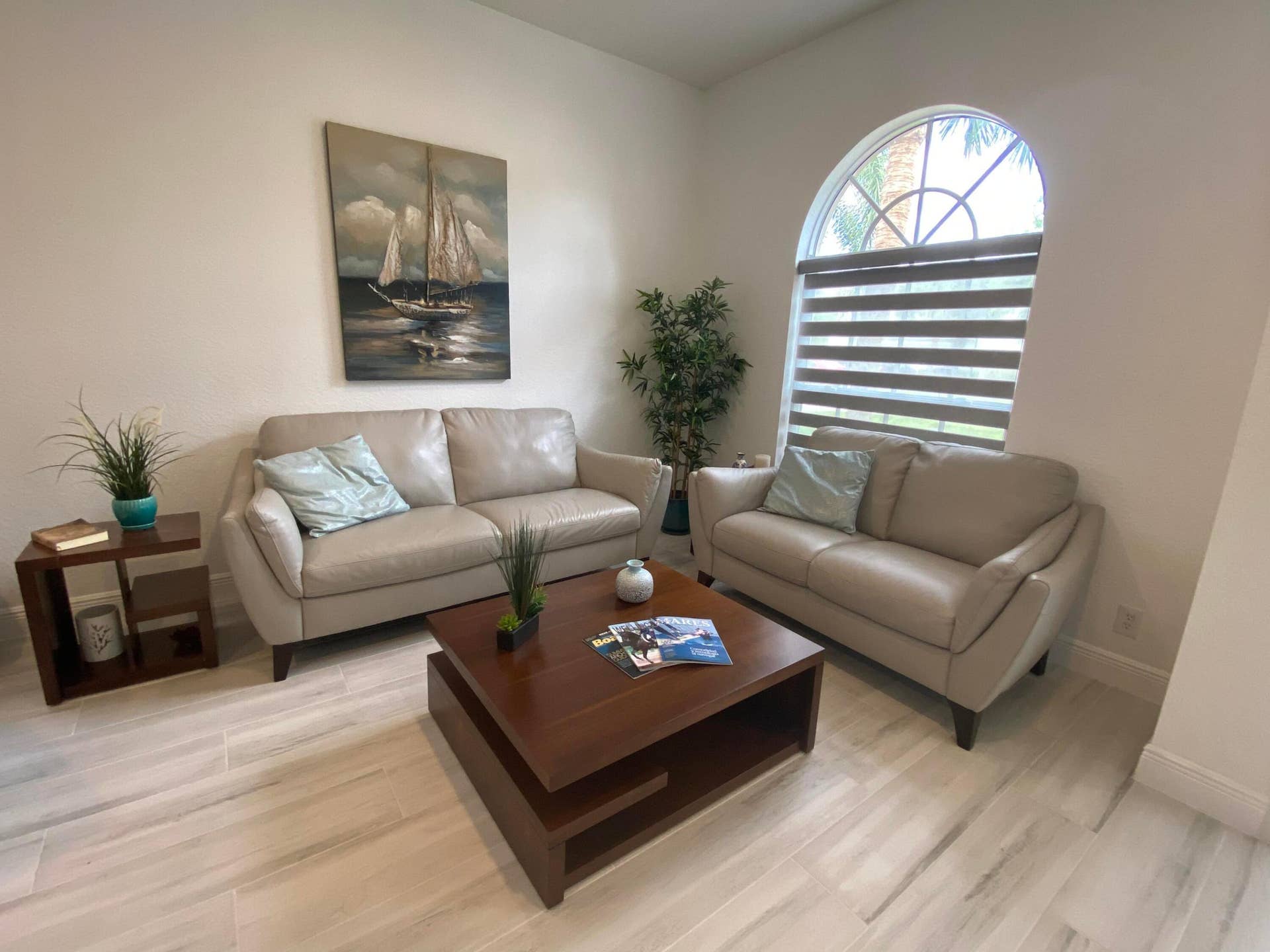 325 Berenger Walk, Royal Palm Beach, FL 33414 Living room