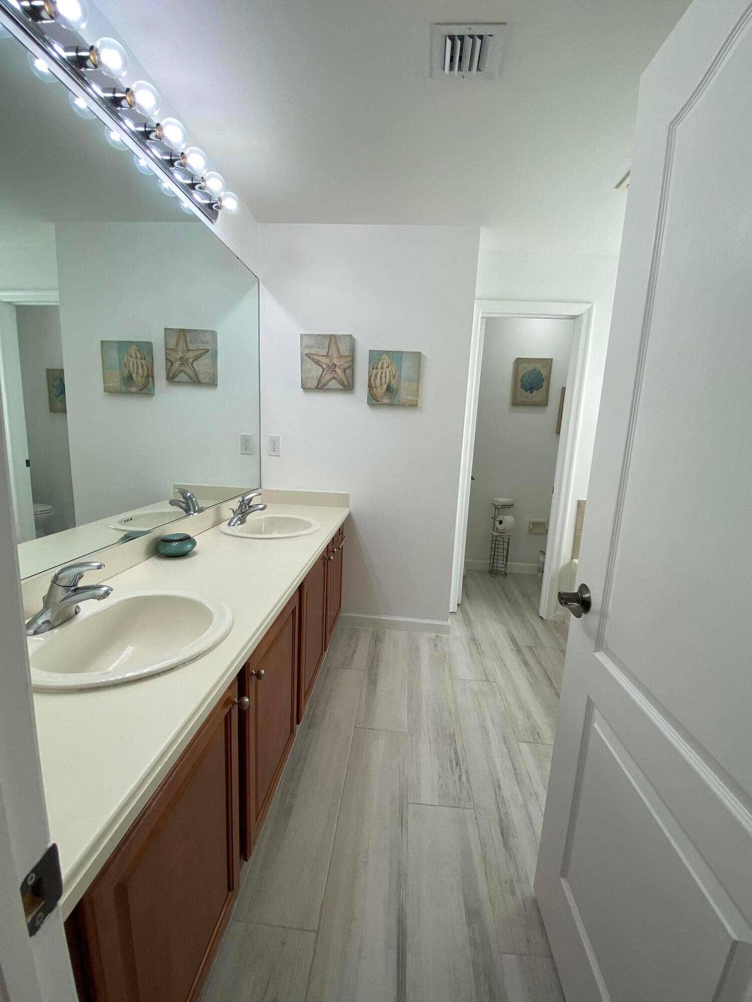 325 Berenger Walk, Royal Palm Beach, FL 33414 Master bathroom