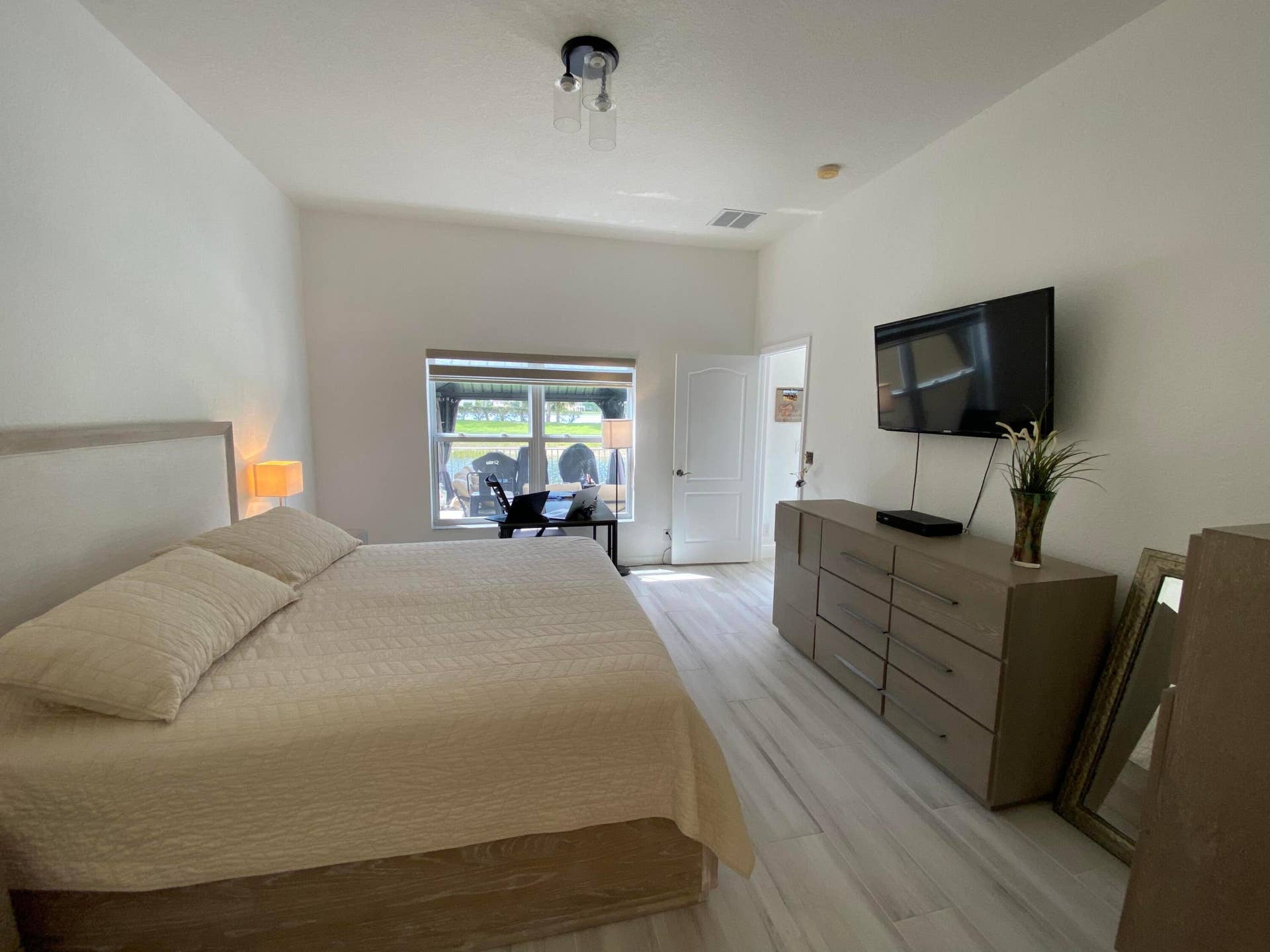 325 Berenger Walk, Royal Palm Beach, FL 33414 Large master bedroom