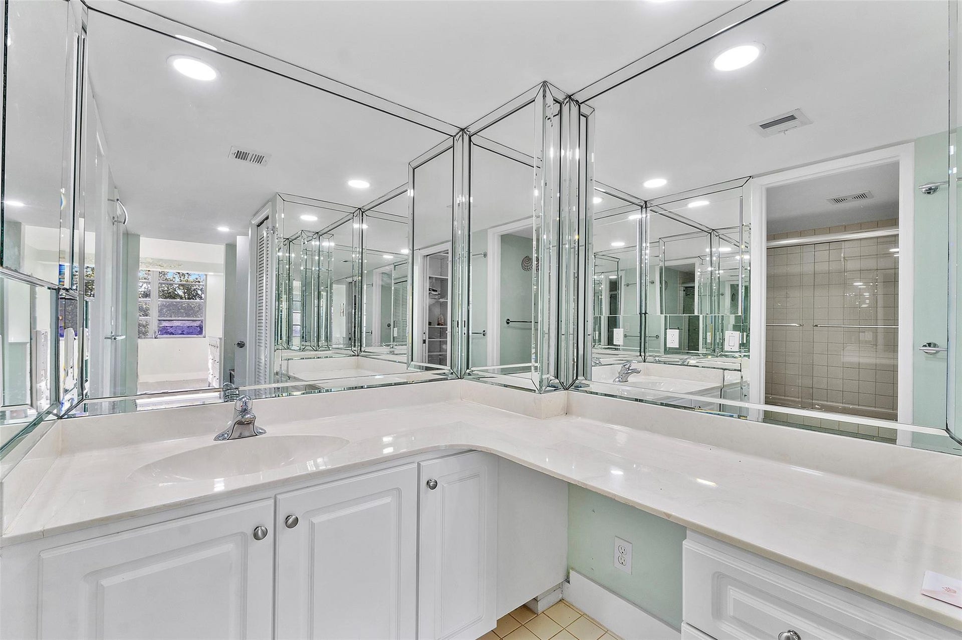 4261 W Palm Aire Drive, Pompano Beach, FL 33069 Photo 21