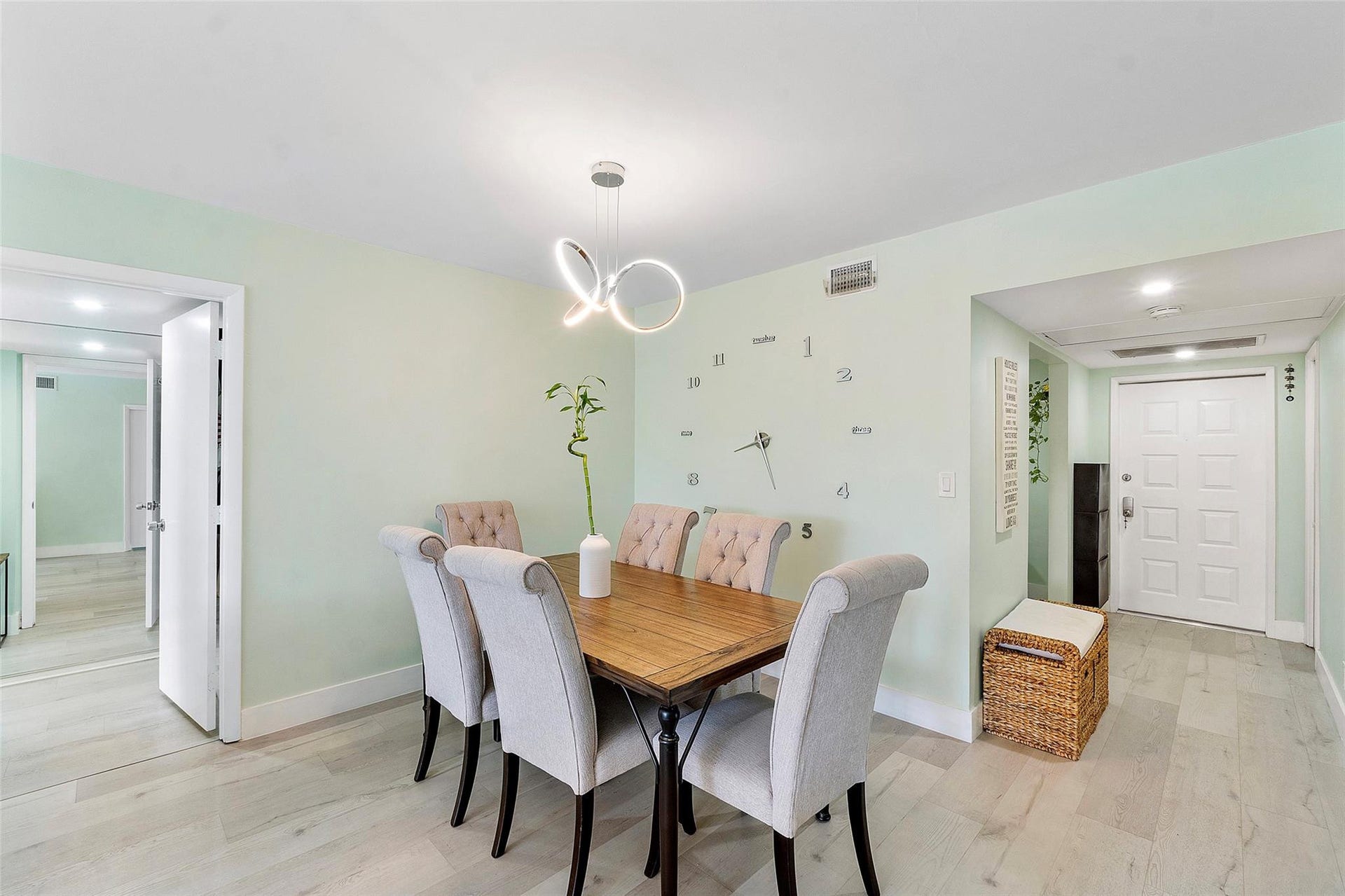 4261 W Palm Aire Drive, Pompano Beach, FL 33069 Photo 6