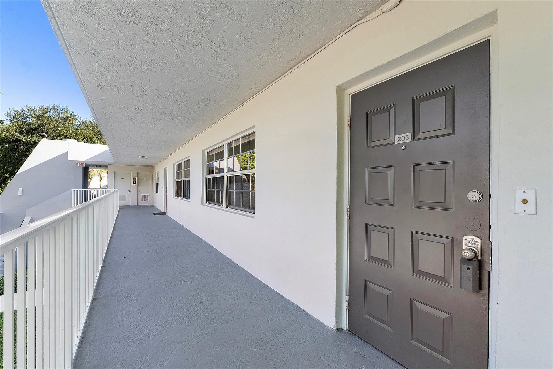 4261 W Palm Aire Drive, Pompano Beach, FL 33069 Photo 31