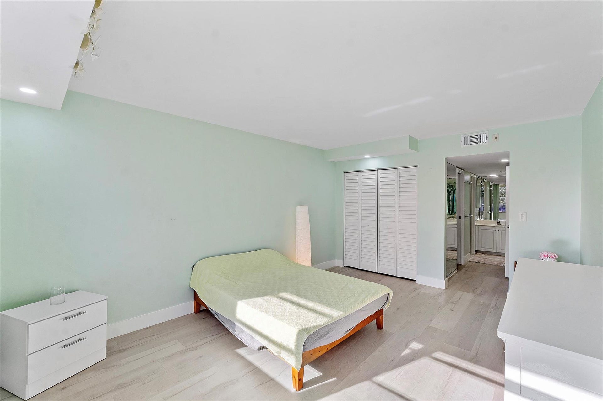 4261 W Palm Aire Drive, Pompano Beach, FL 33069 Photo 16
