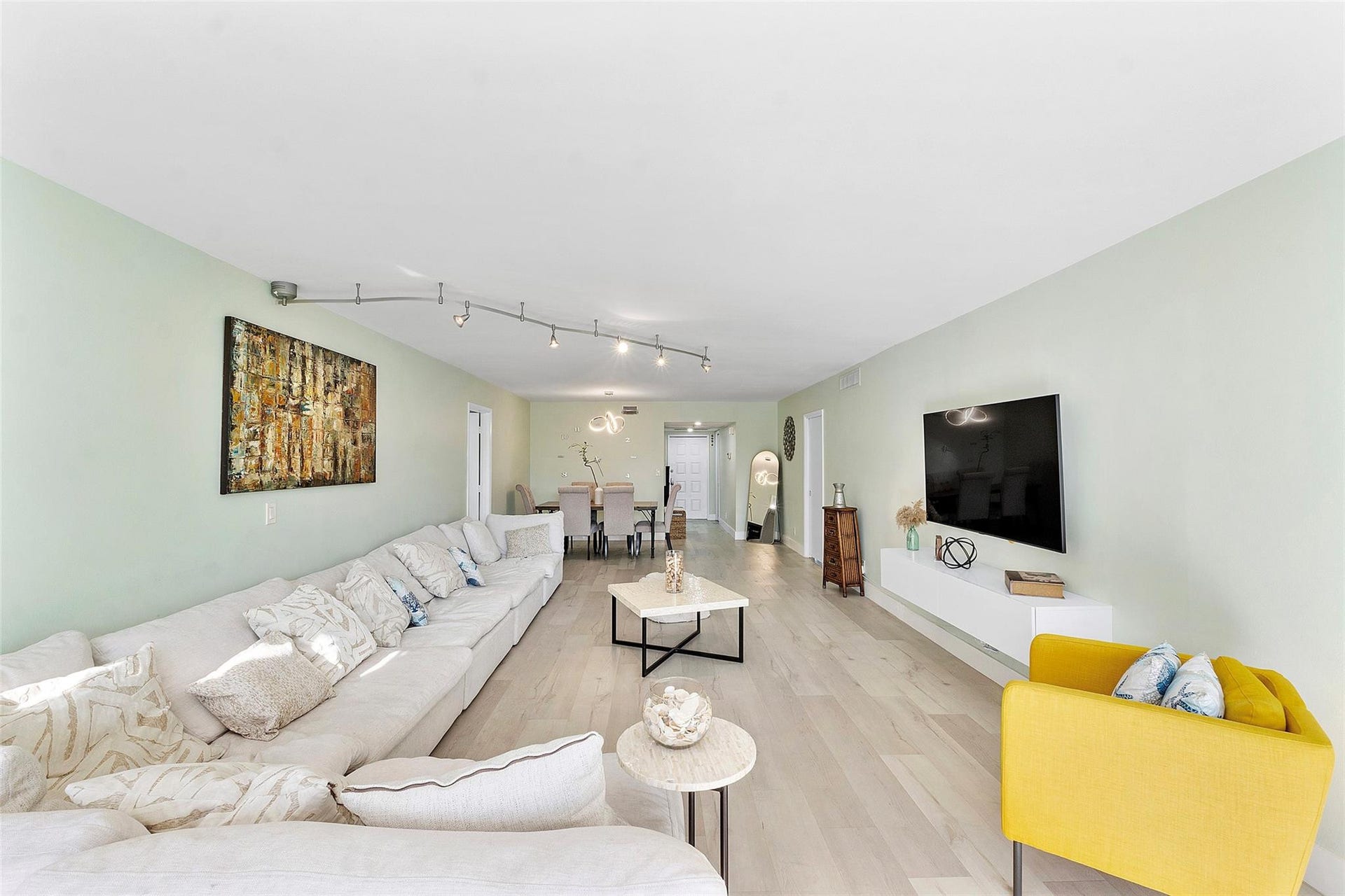 4261 W Palm Aire Drive, Pompano Beach, FL 33069 Photo 5