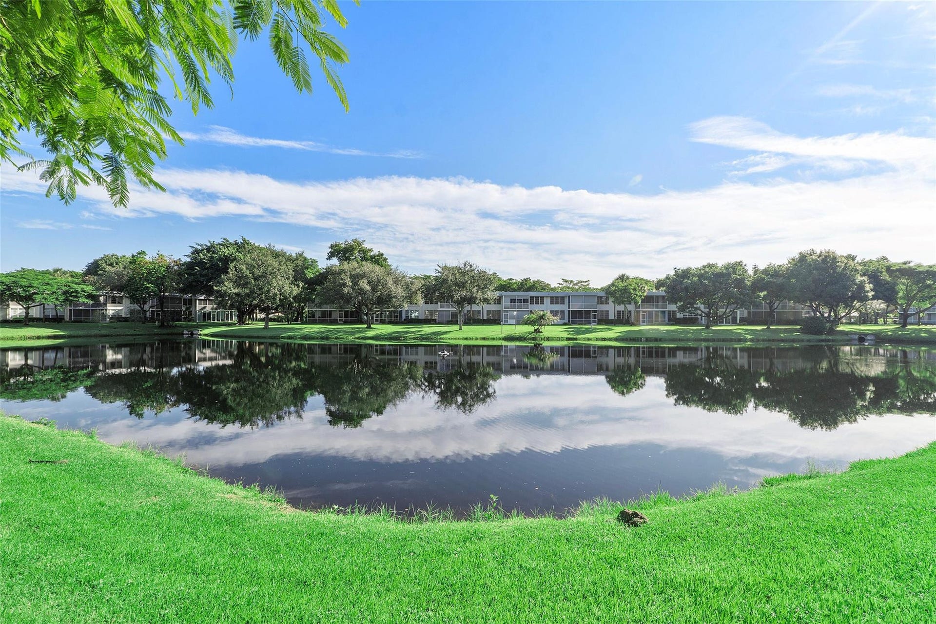 4261 W Palm Aire Drive, Pompano Beach, FL 33069 Photo 4