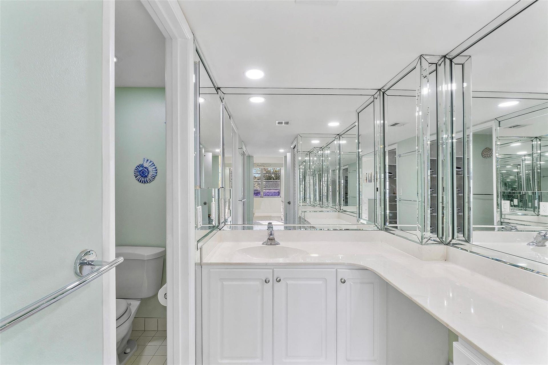 4261 W Palm Aire Drive, Pompano Beach, FL 33069 Photo 20