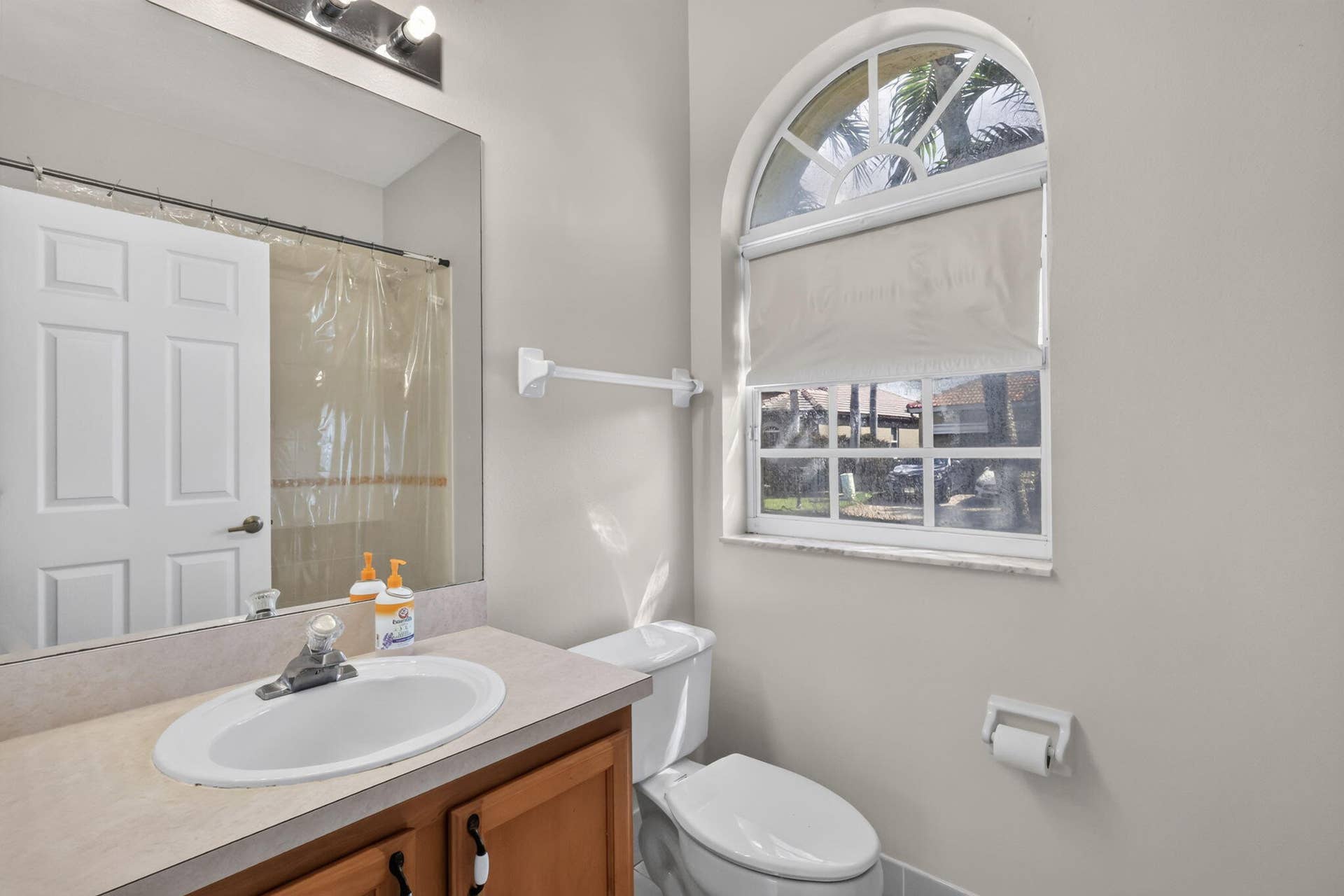 Efficiency full bathroom