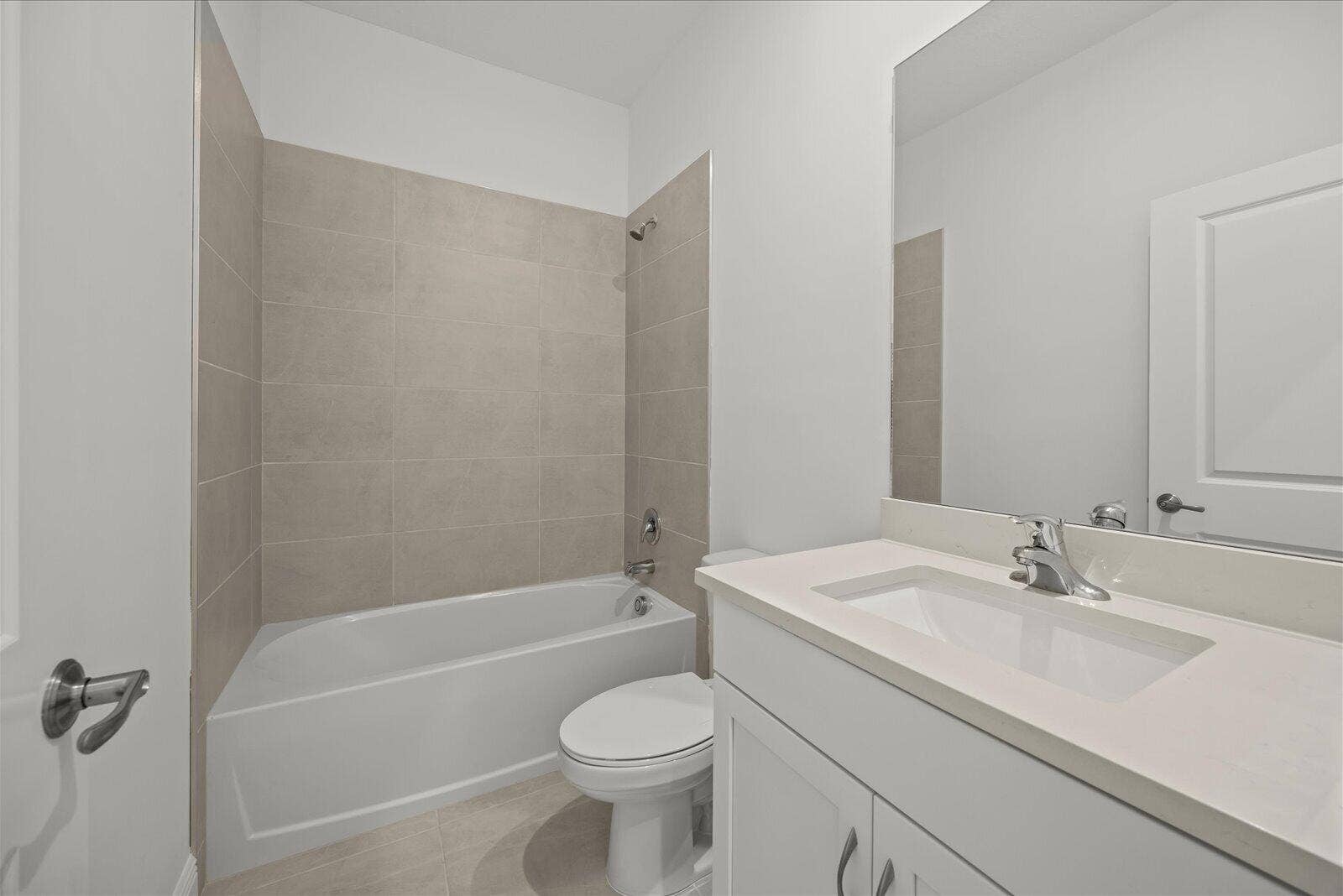 3566 NW SOLANGE Court, Jensen Beach, FL 34957 Bathroom with tub