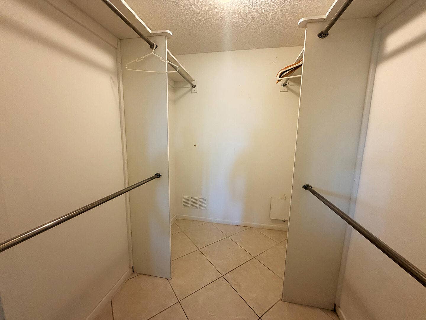 1595 S OCEAN Lane, #182, Fort Lauderdale, Fort Lauderdale, FL 33316 walkincloset