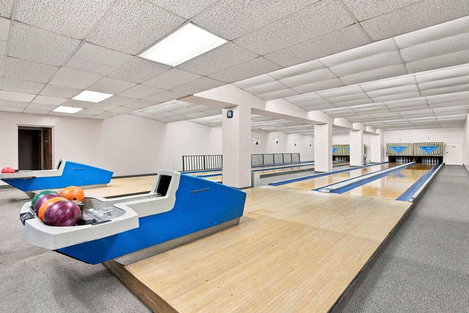 6911 Environ Boulevard, #8K, Lauderhill, FL 33319 Bowling Alley