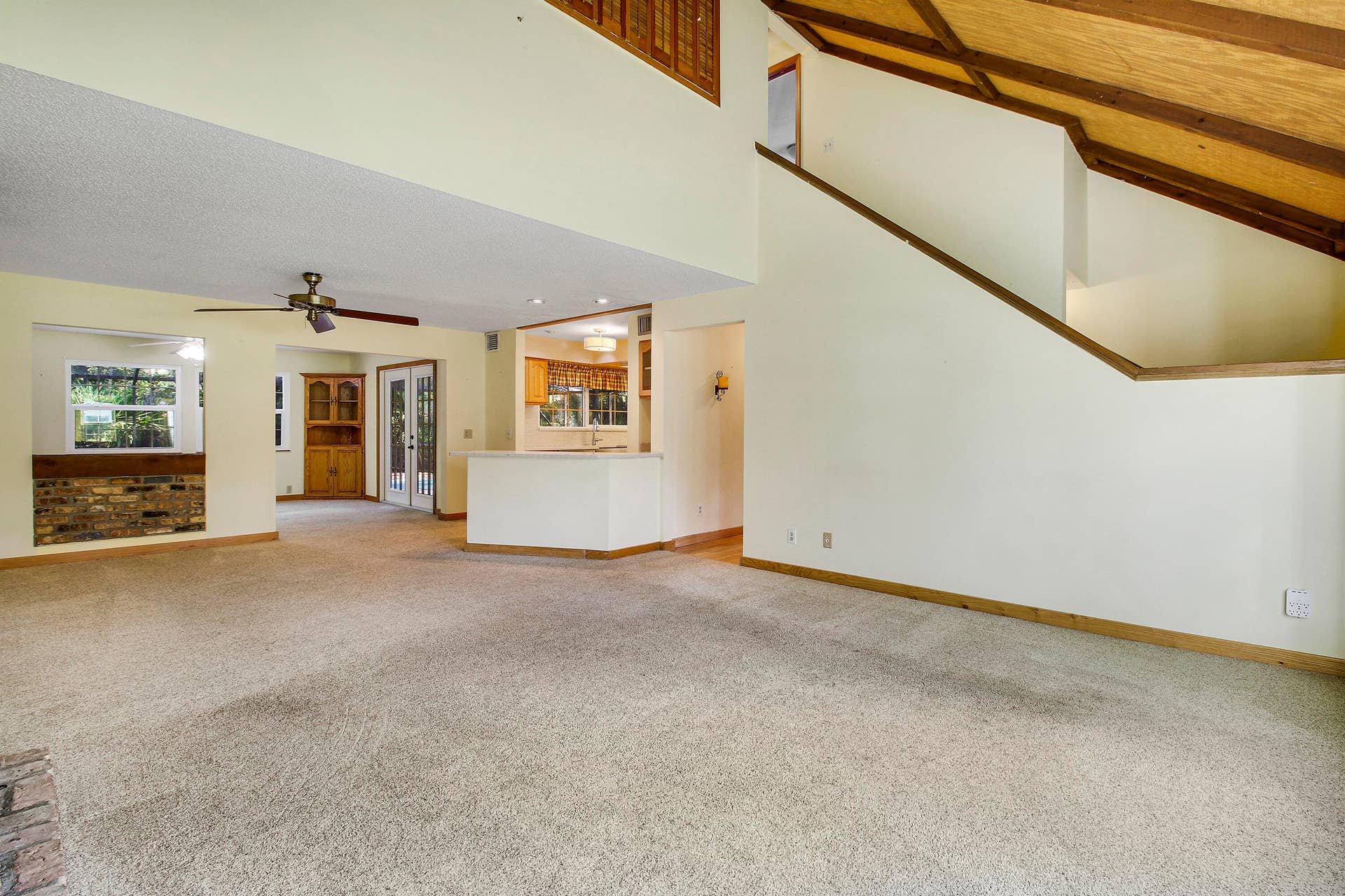 5673 OLD ORANGE Road, Jupiter, FL 33458 Living Room
